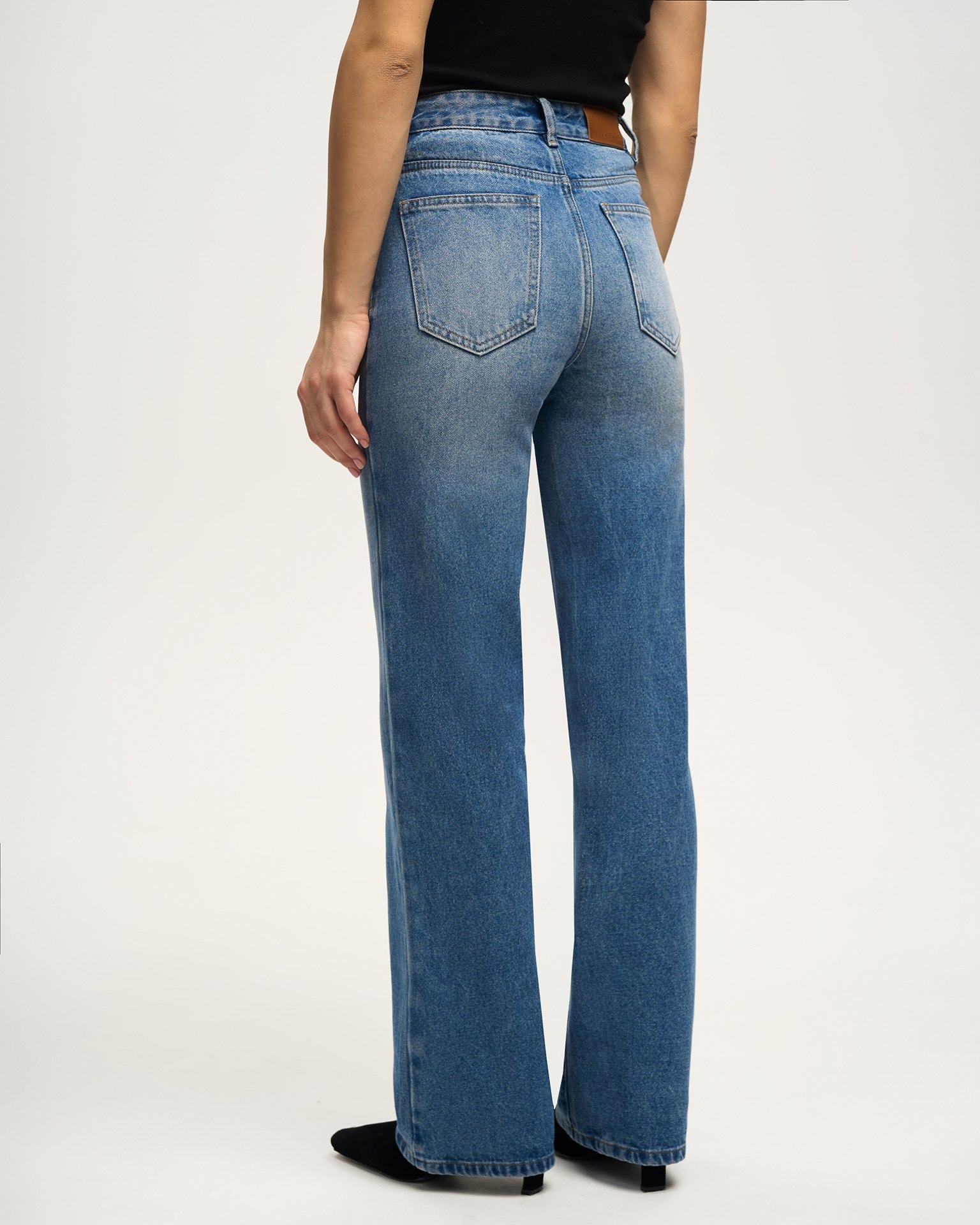 Straight-leg jeans in light blue, Blue — photo 6