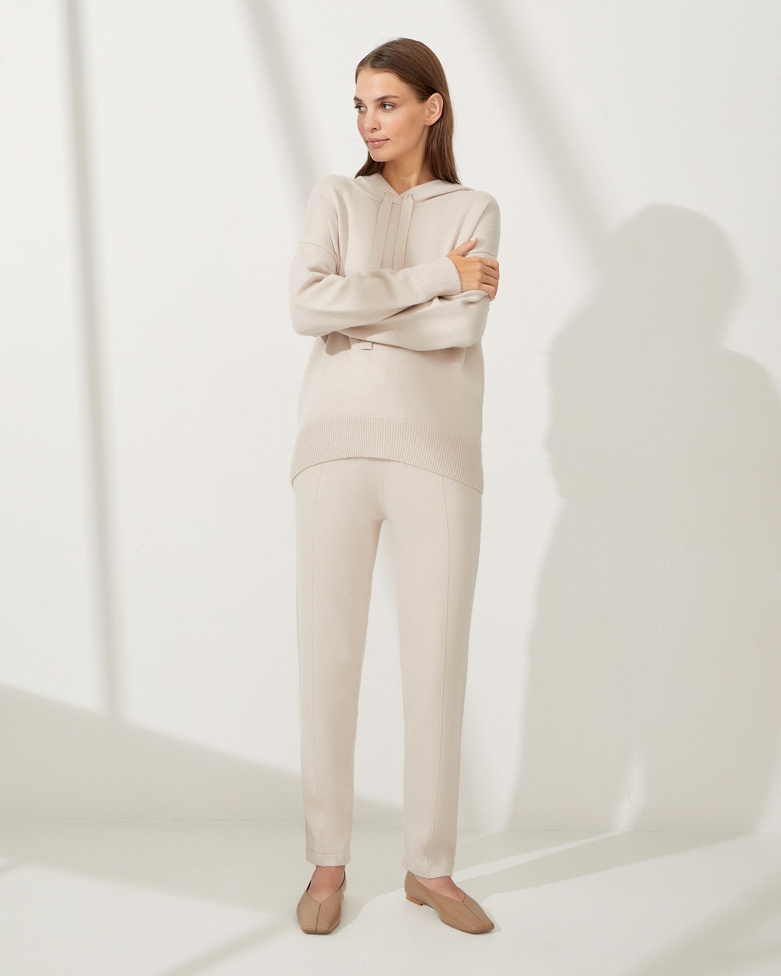 Tapered beige trousers with an elasticated waist, Beige — photo 5