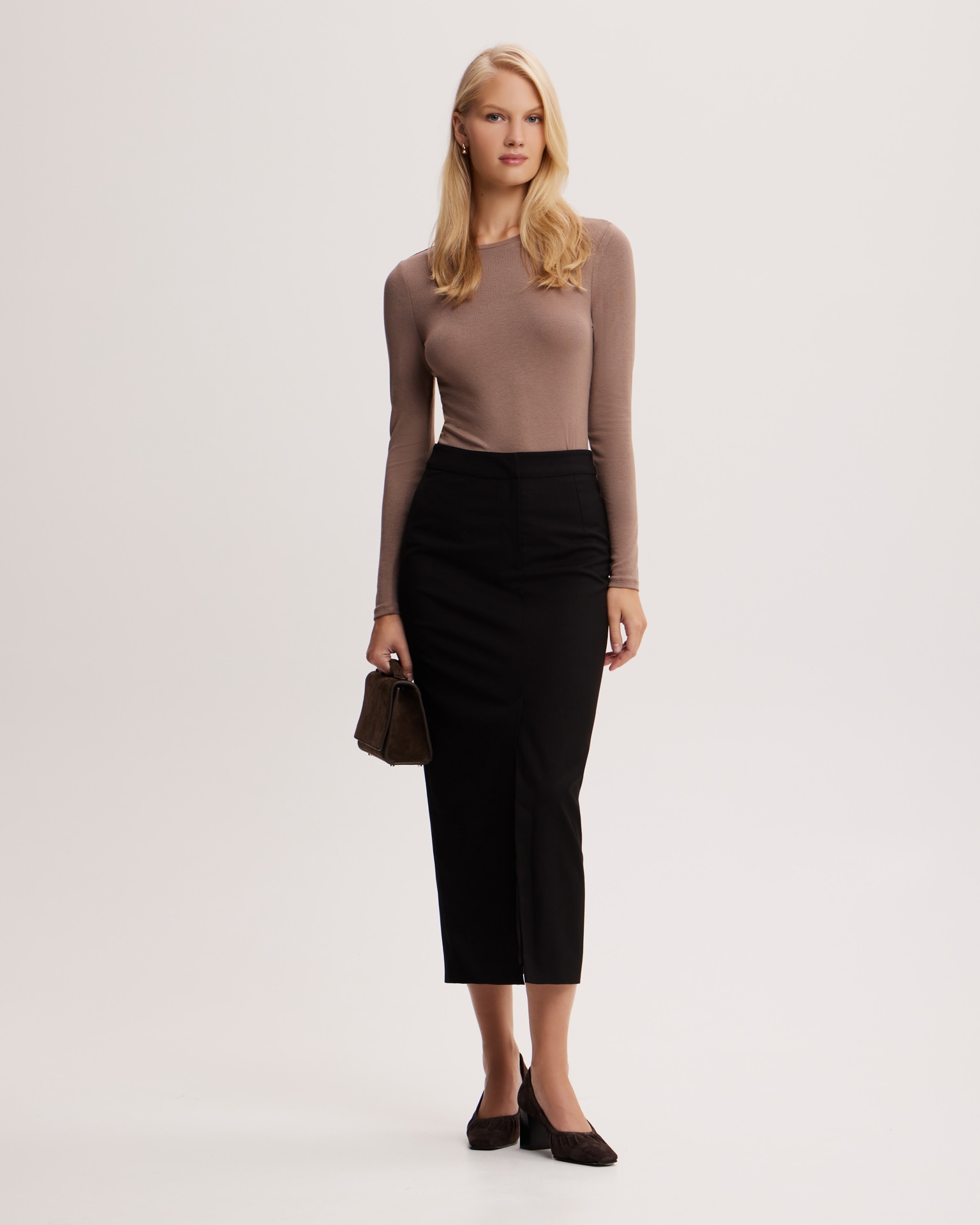 Straight midi skirt with a slit