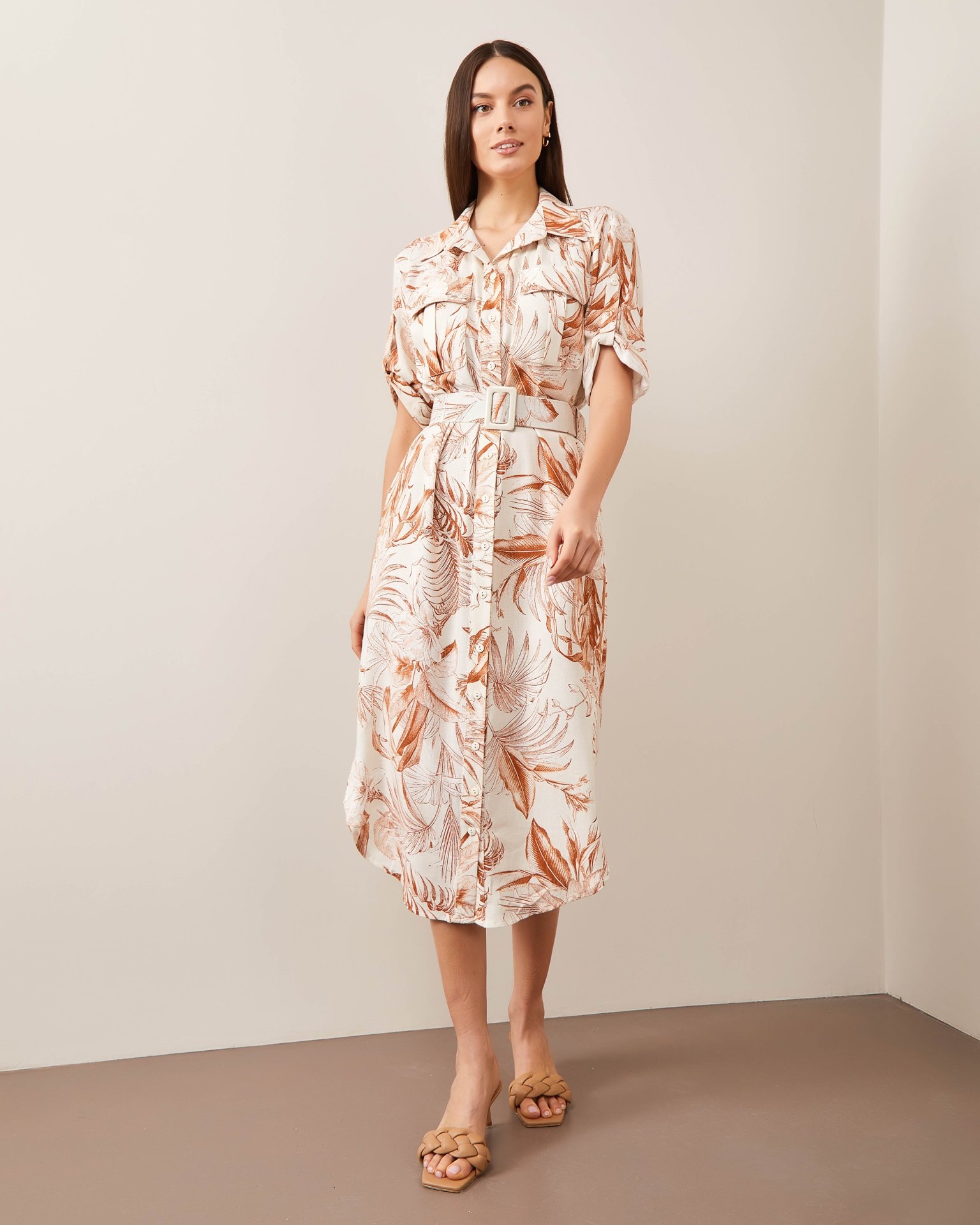 Dress in colonial style, Brown