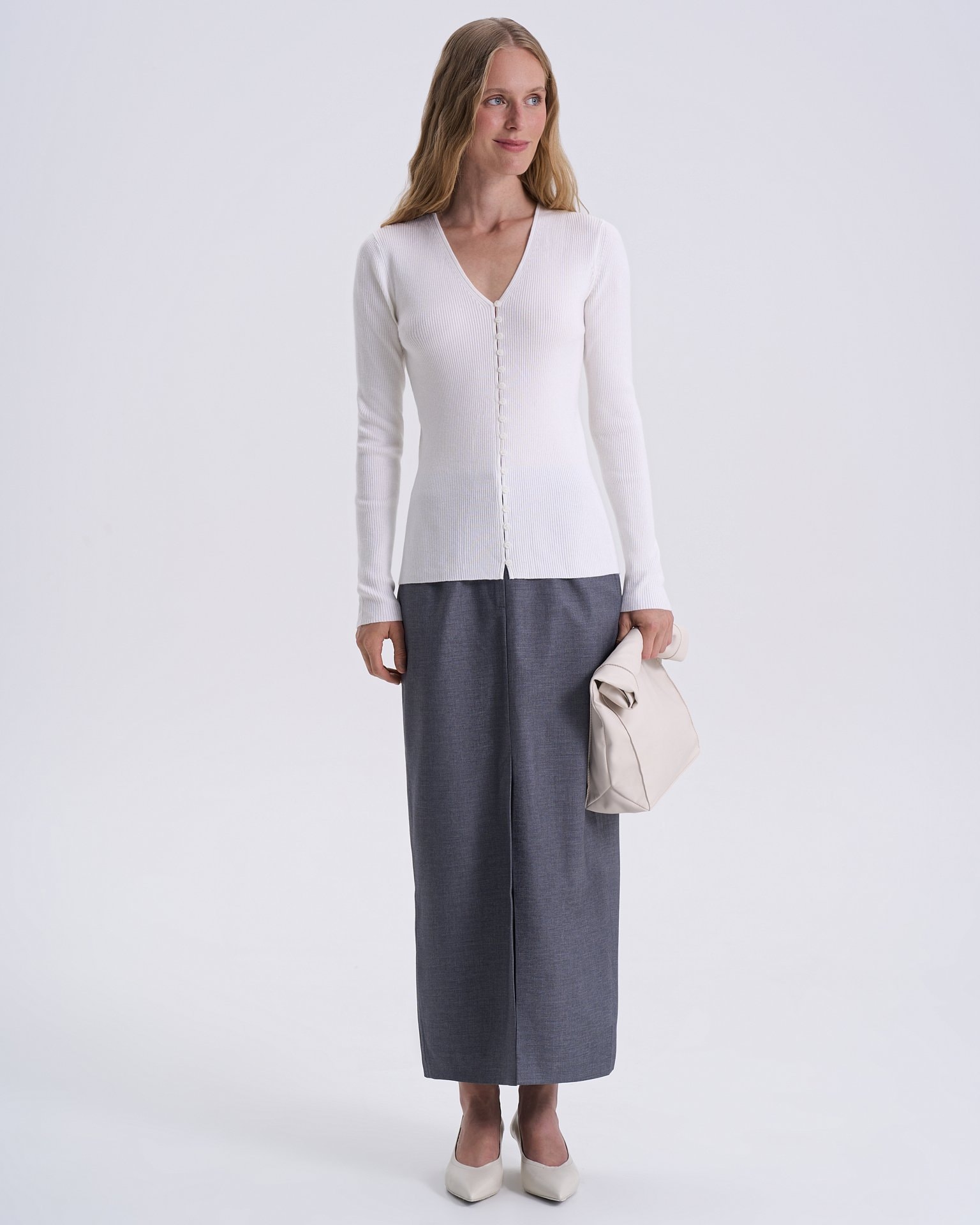 Fitted knitted cardigan, White