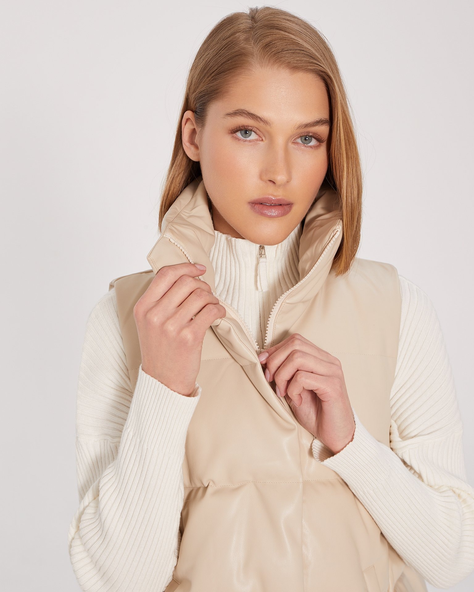 Quilted vest with a stand-up collar in cream, Cream — photo 6