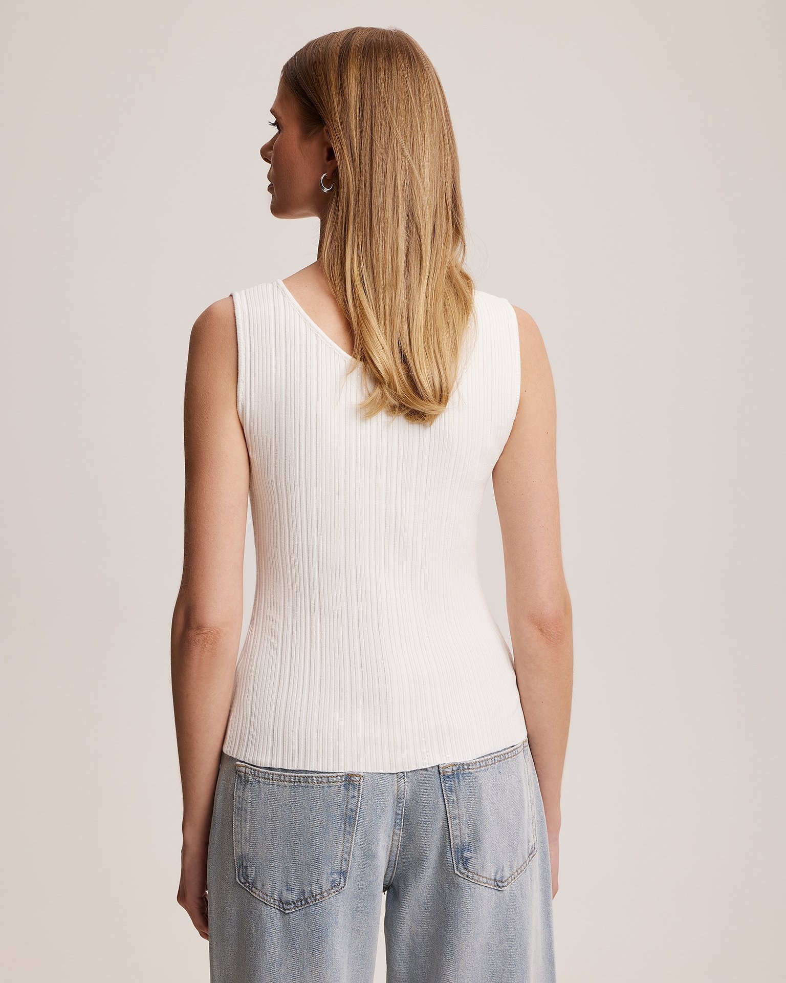 White top, White — photo 5