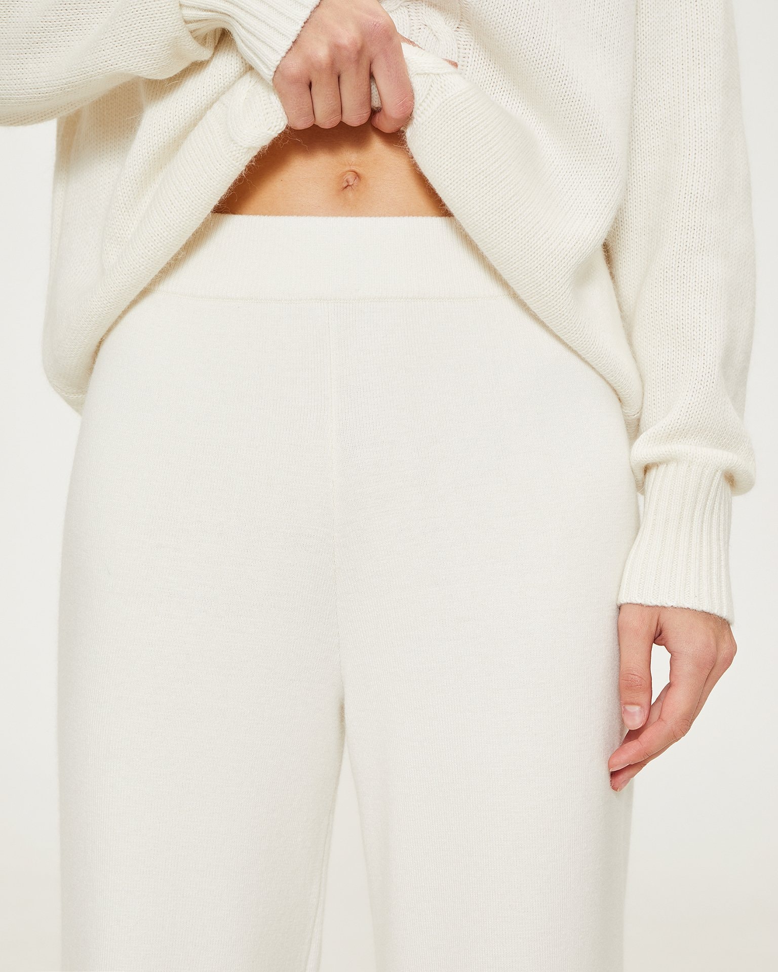 A sweater and trousers set, White — photo 5