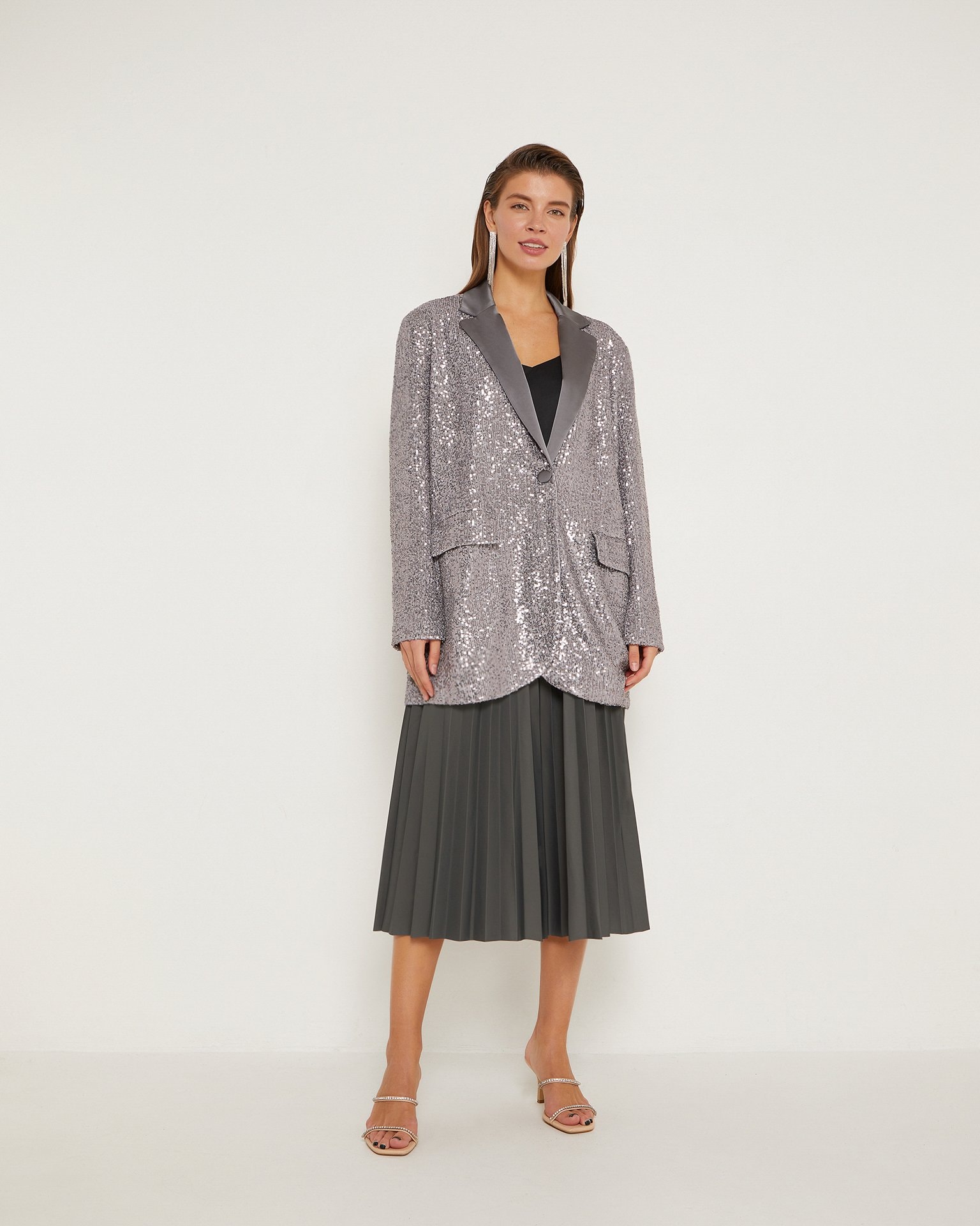 A long pleated skirt in graphite, Grey — photo 2