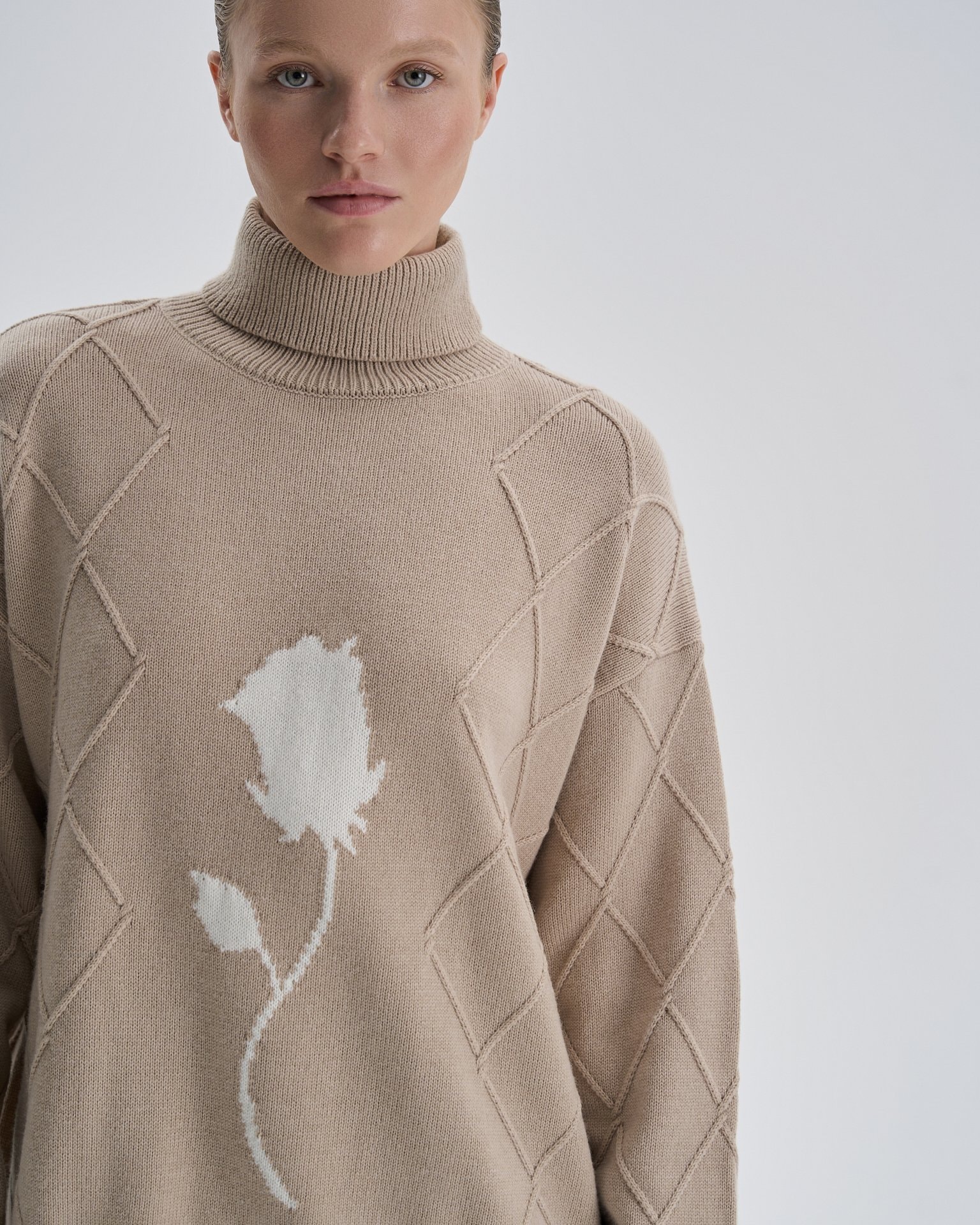Sweater with voluminous sleeves, Beige