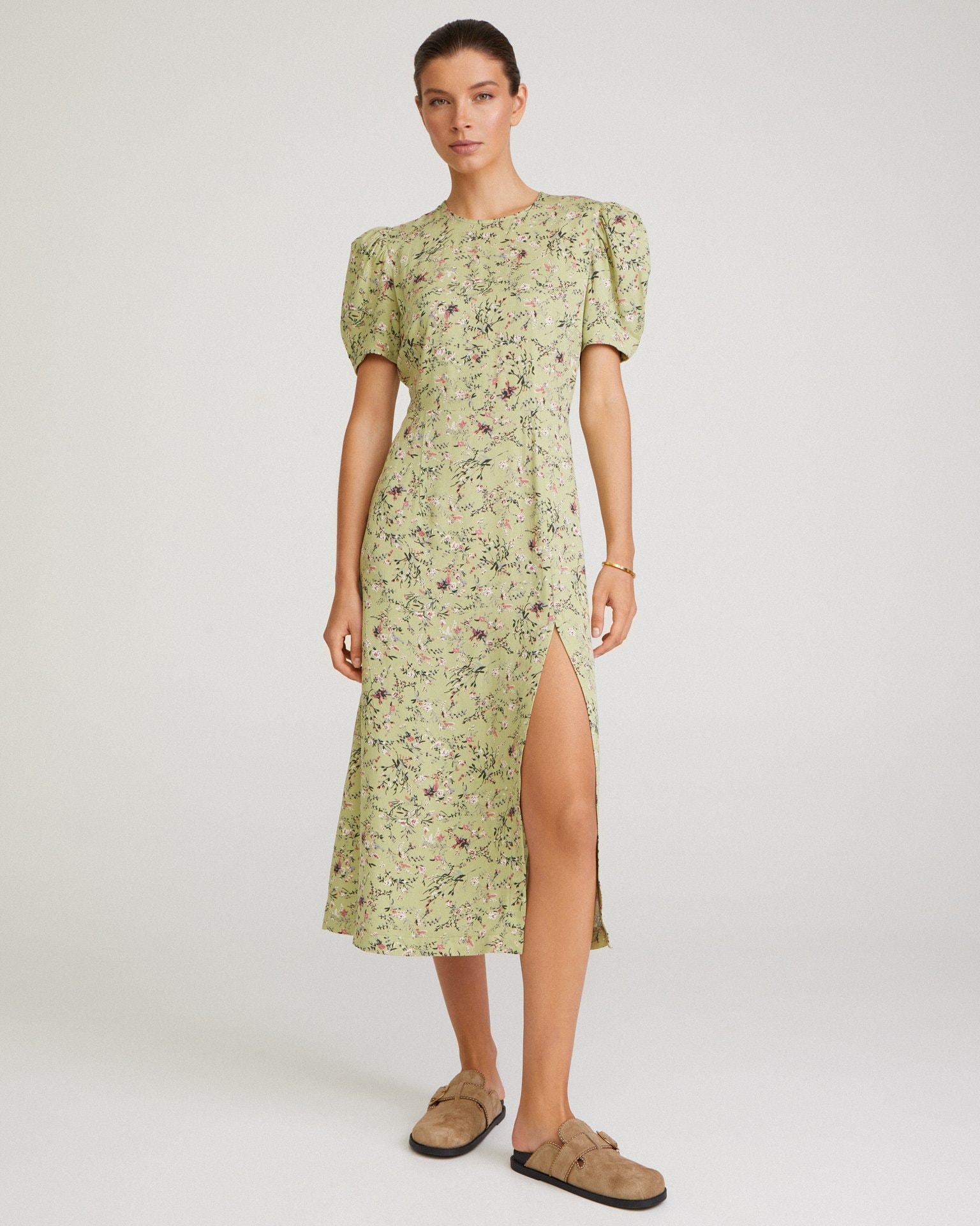 Dress with a slit, Light Green