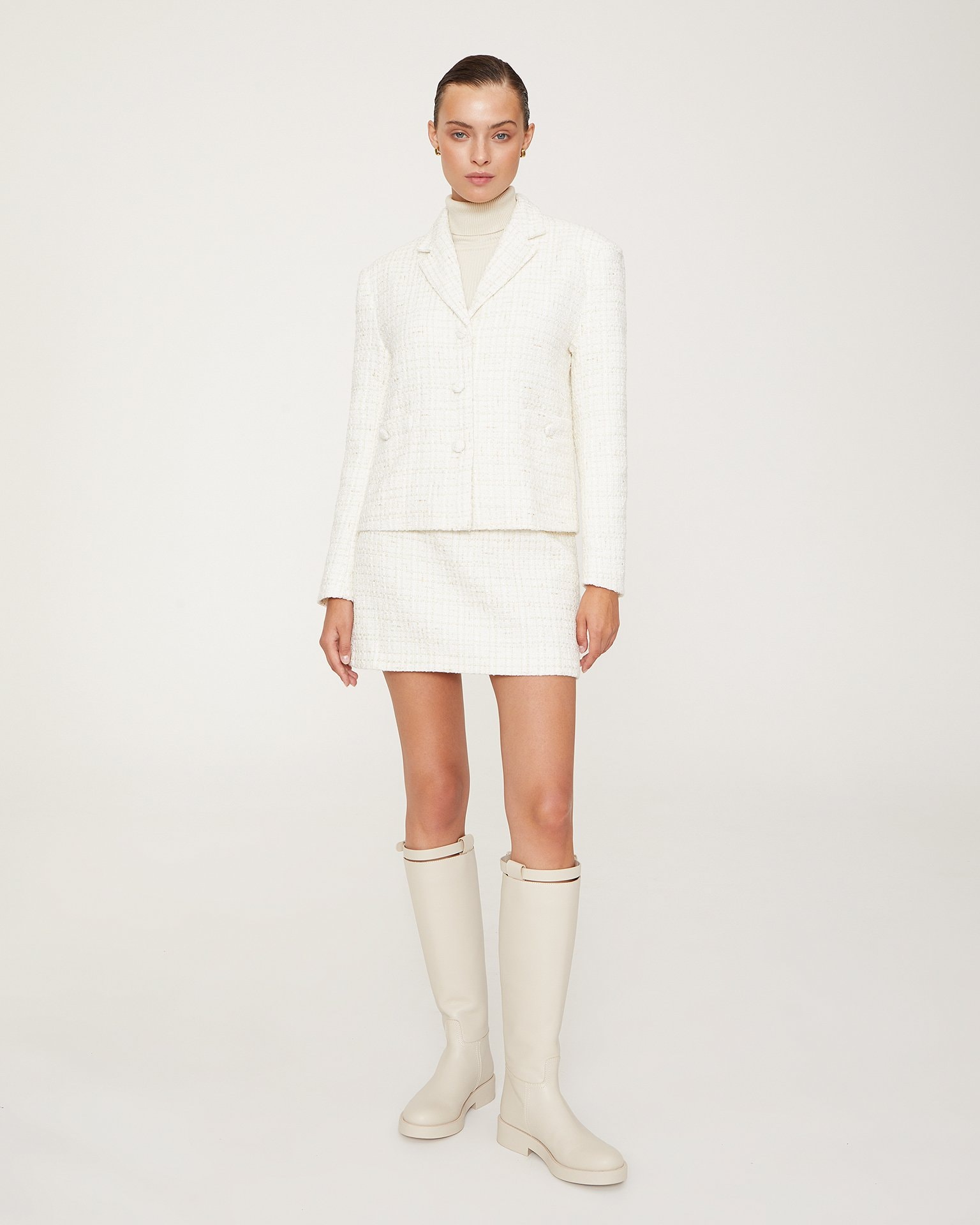 White single-breasted jacket, White