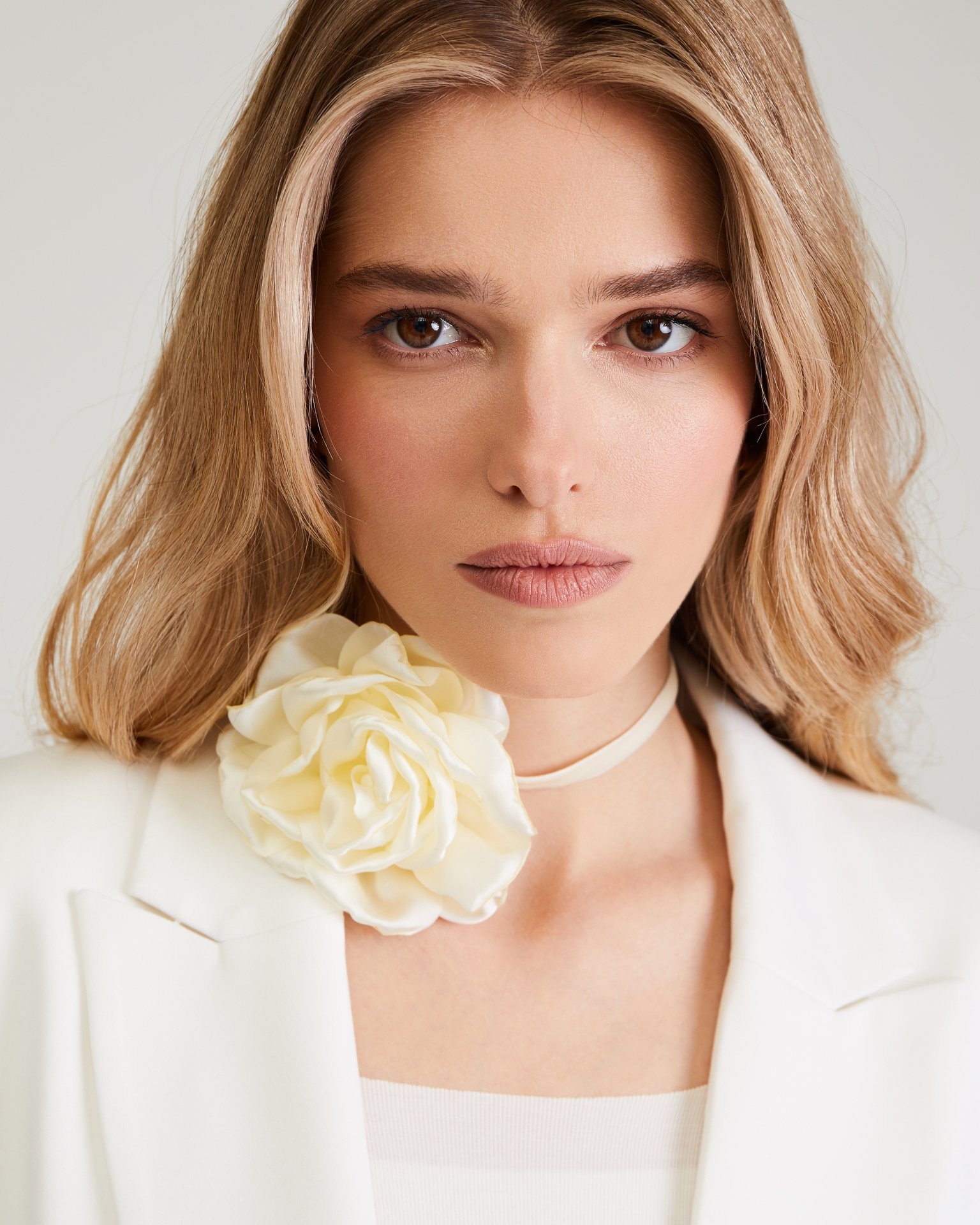 Floral accessory, White