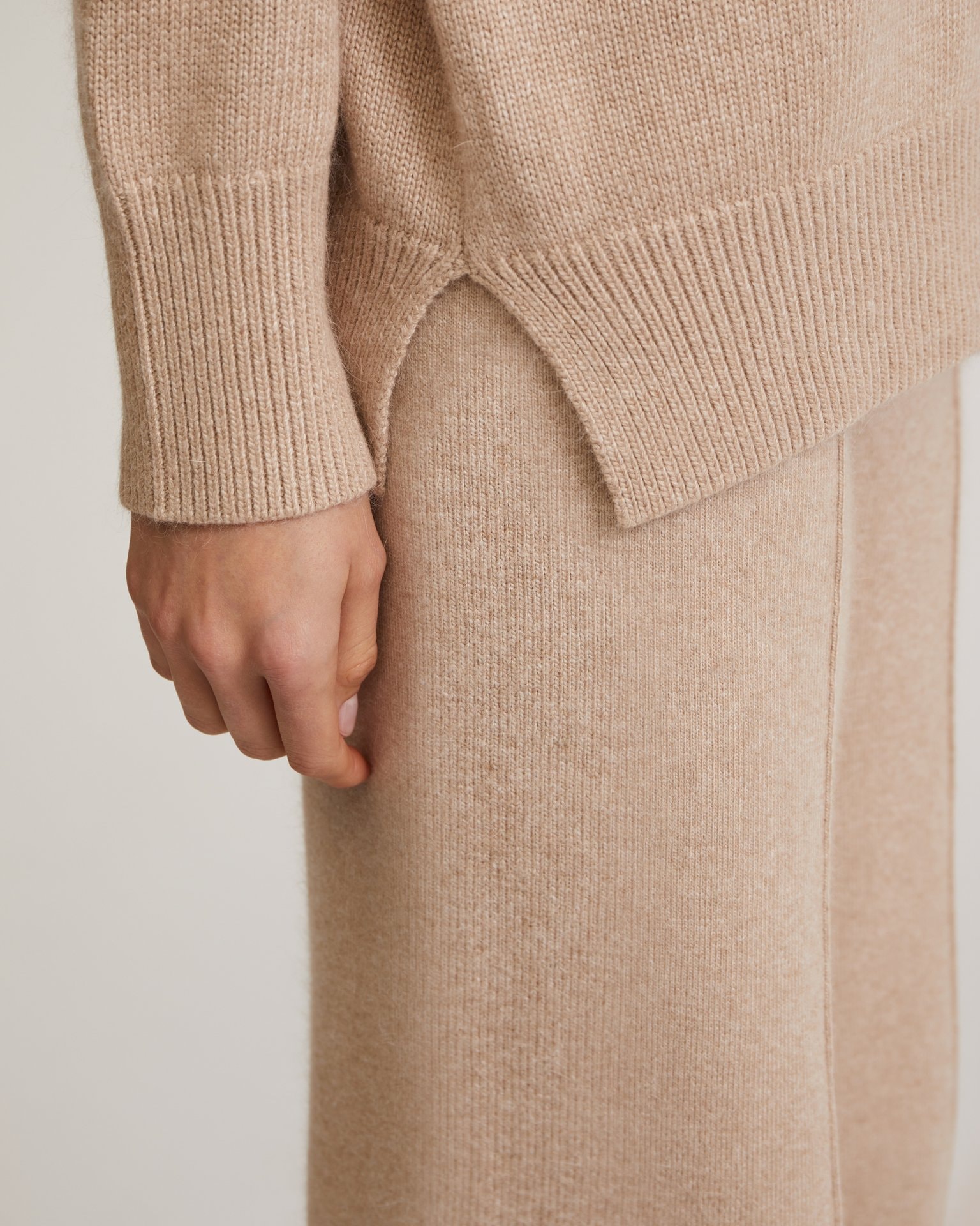 A knitwear suit in beige, Beige — photo 11