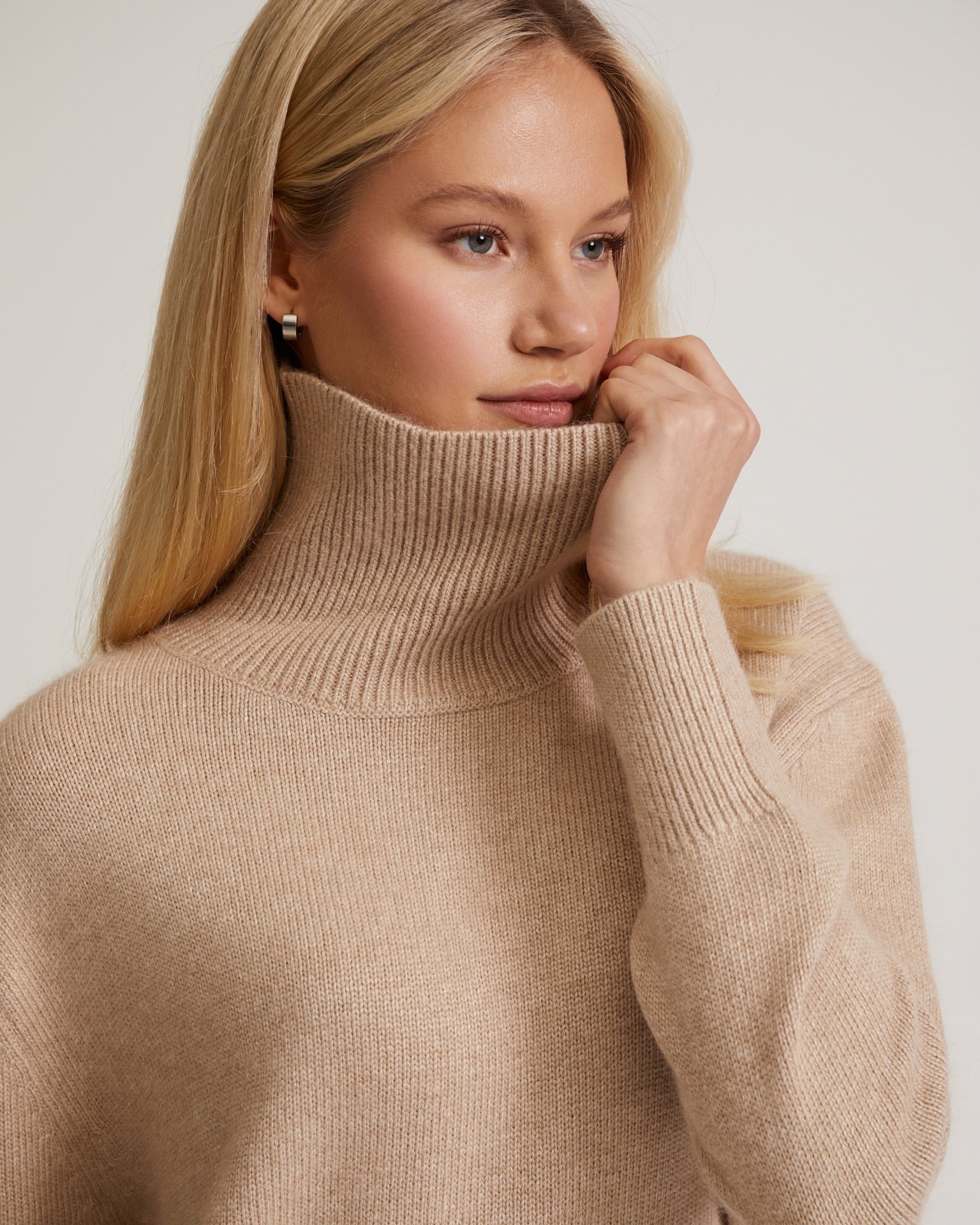 A knitwear suit in beige, Beige — photo 9