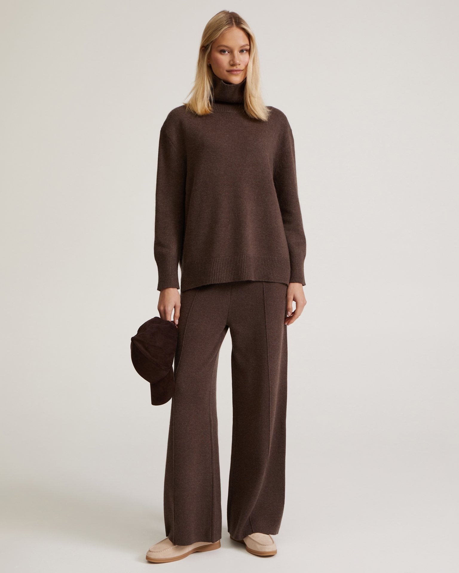 Knitted suit in chocolate brown