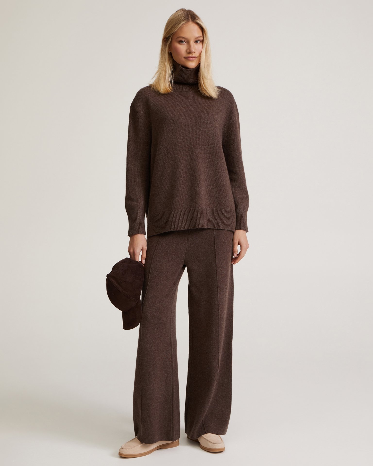 Knitted suit in chocolate brown