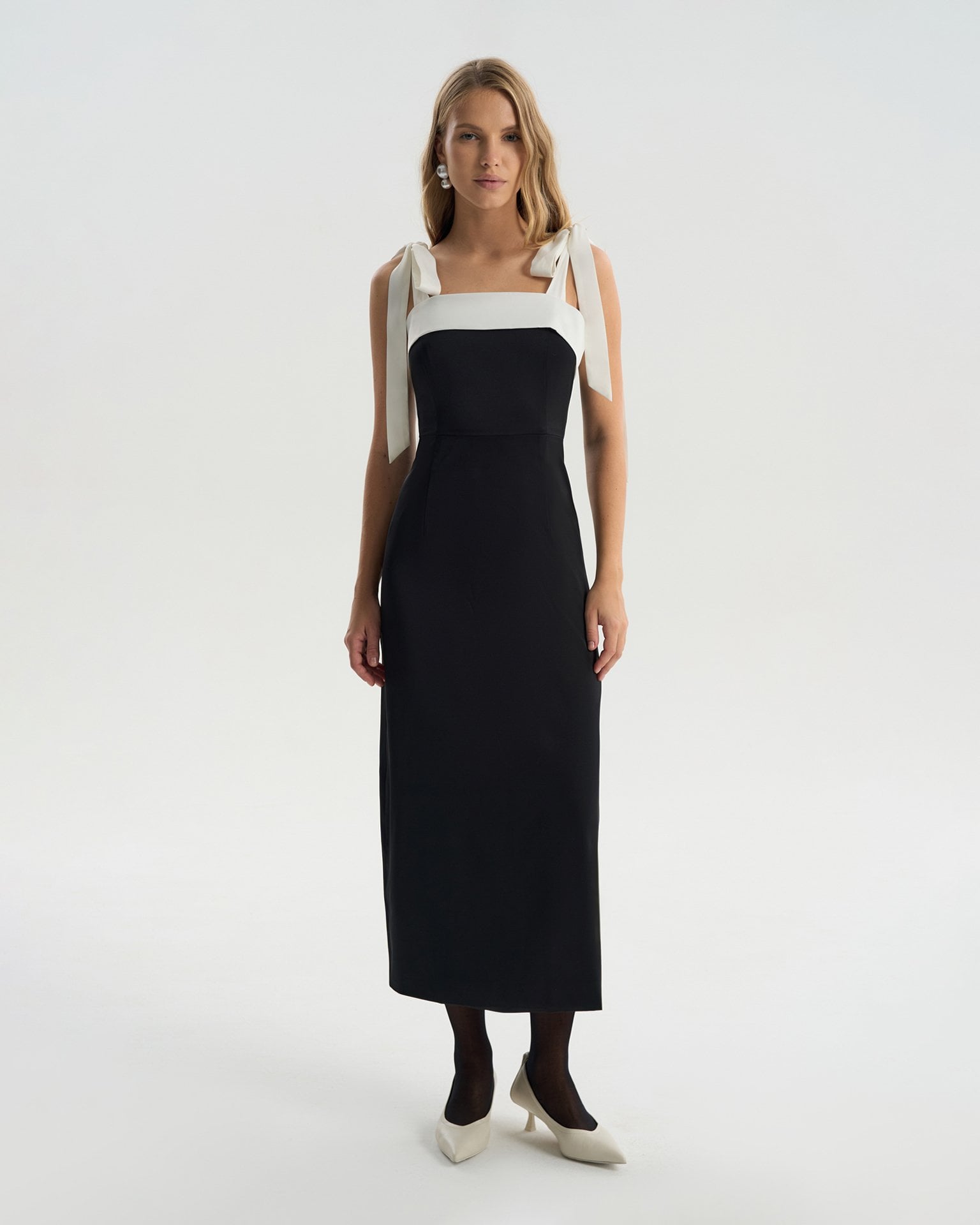 Dress with bows