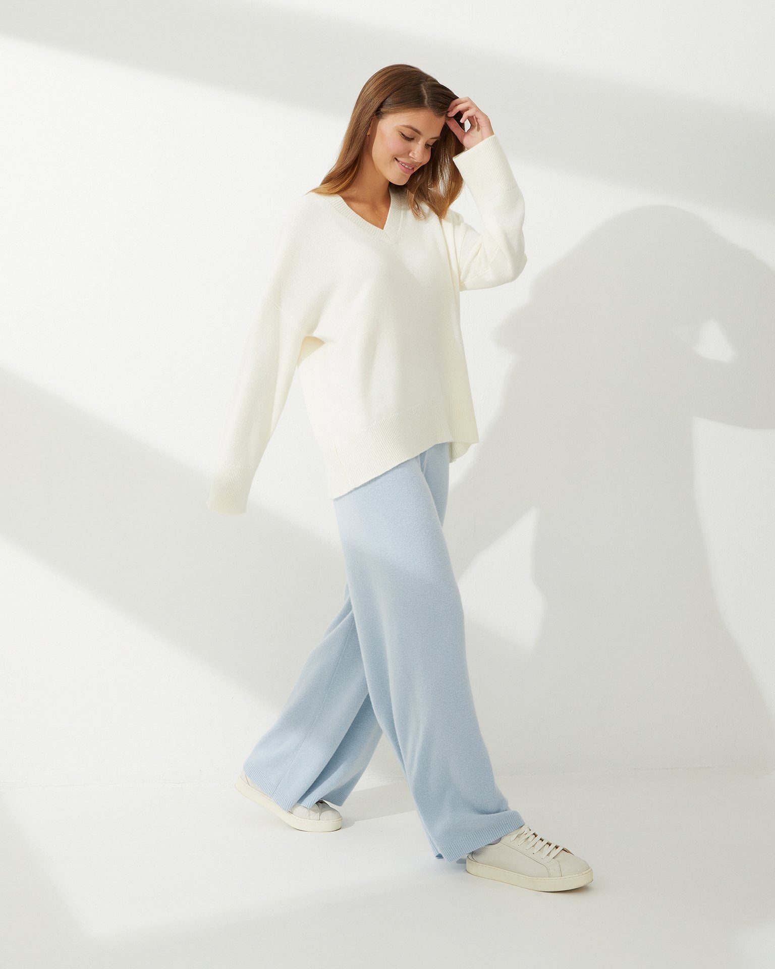 Cashmere jumper in milk colour, Milky. — photo 2