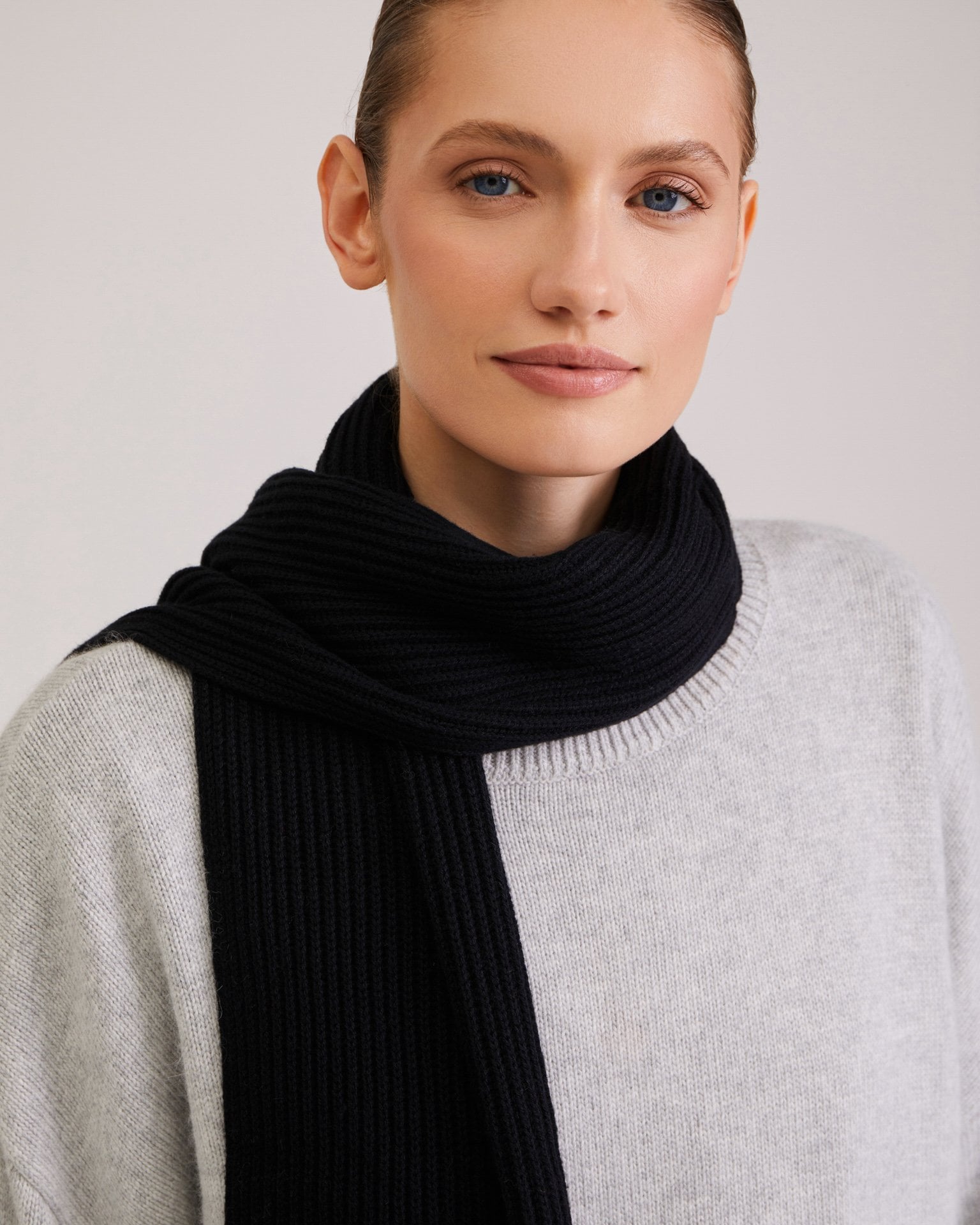 Wide scarf