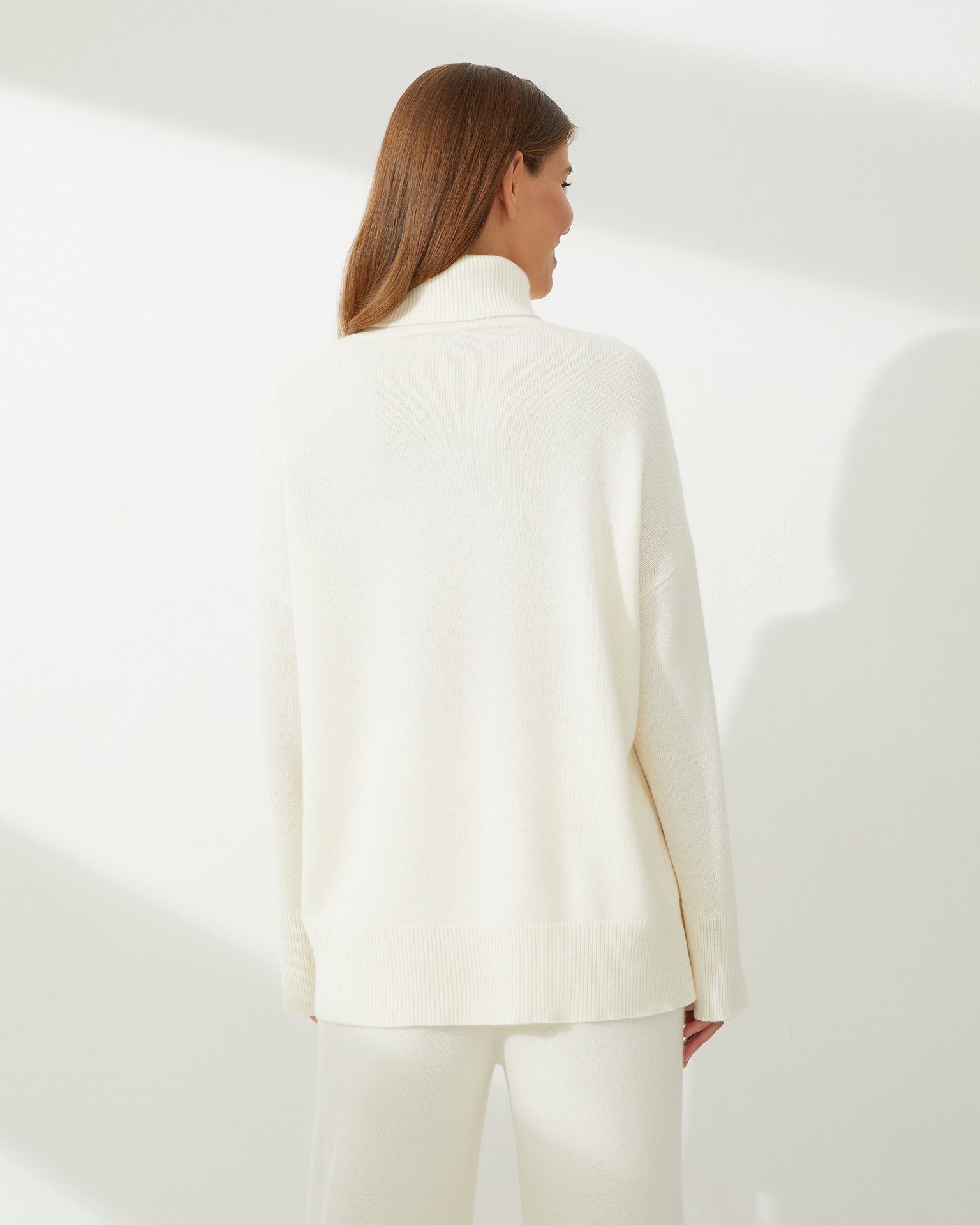 Oversized Cashmere Sweater, Milk — photo 4