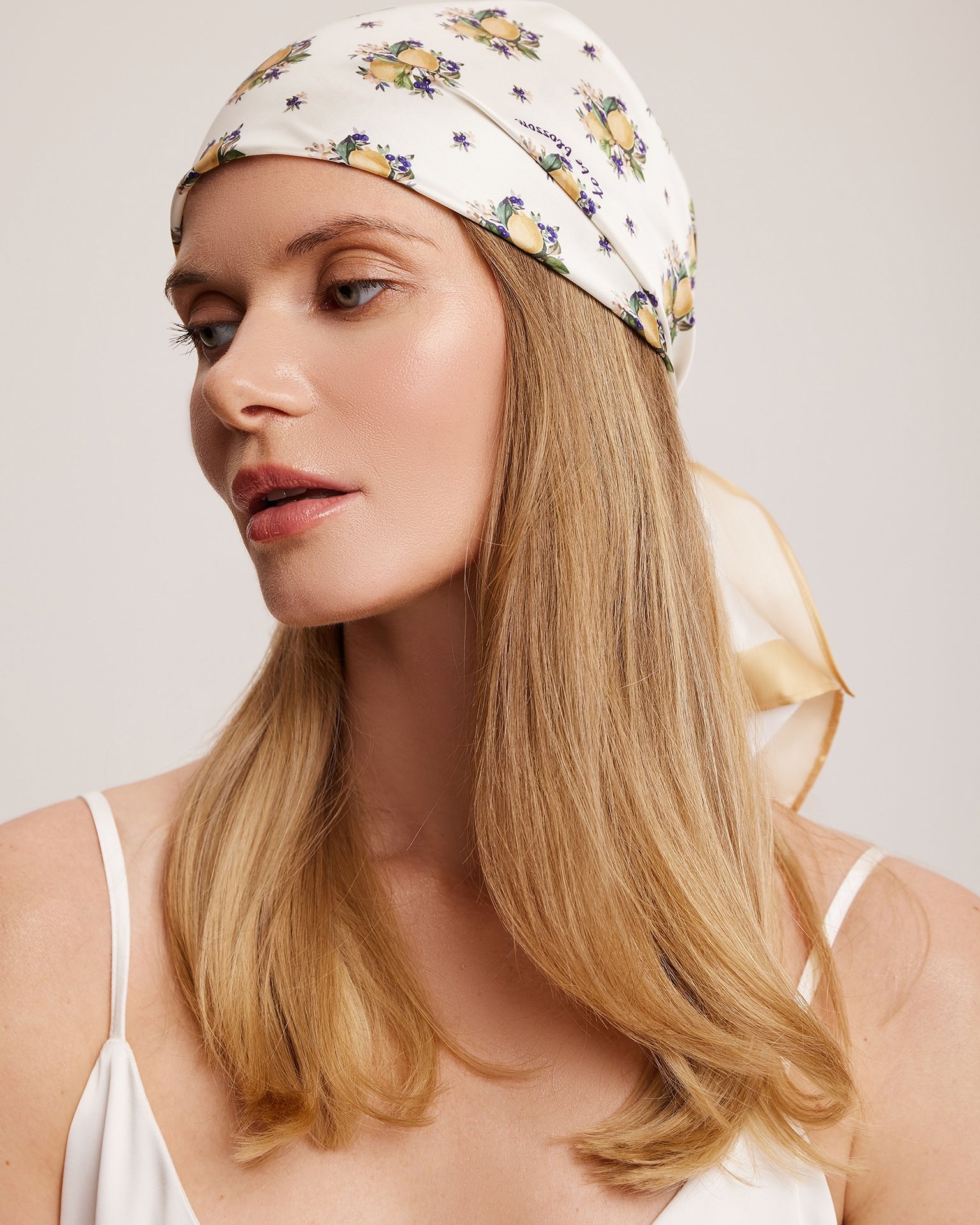 Scarf with lemons, Light Beige — photo 3