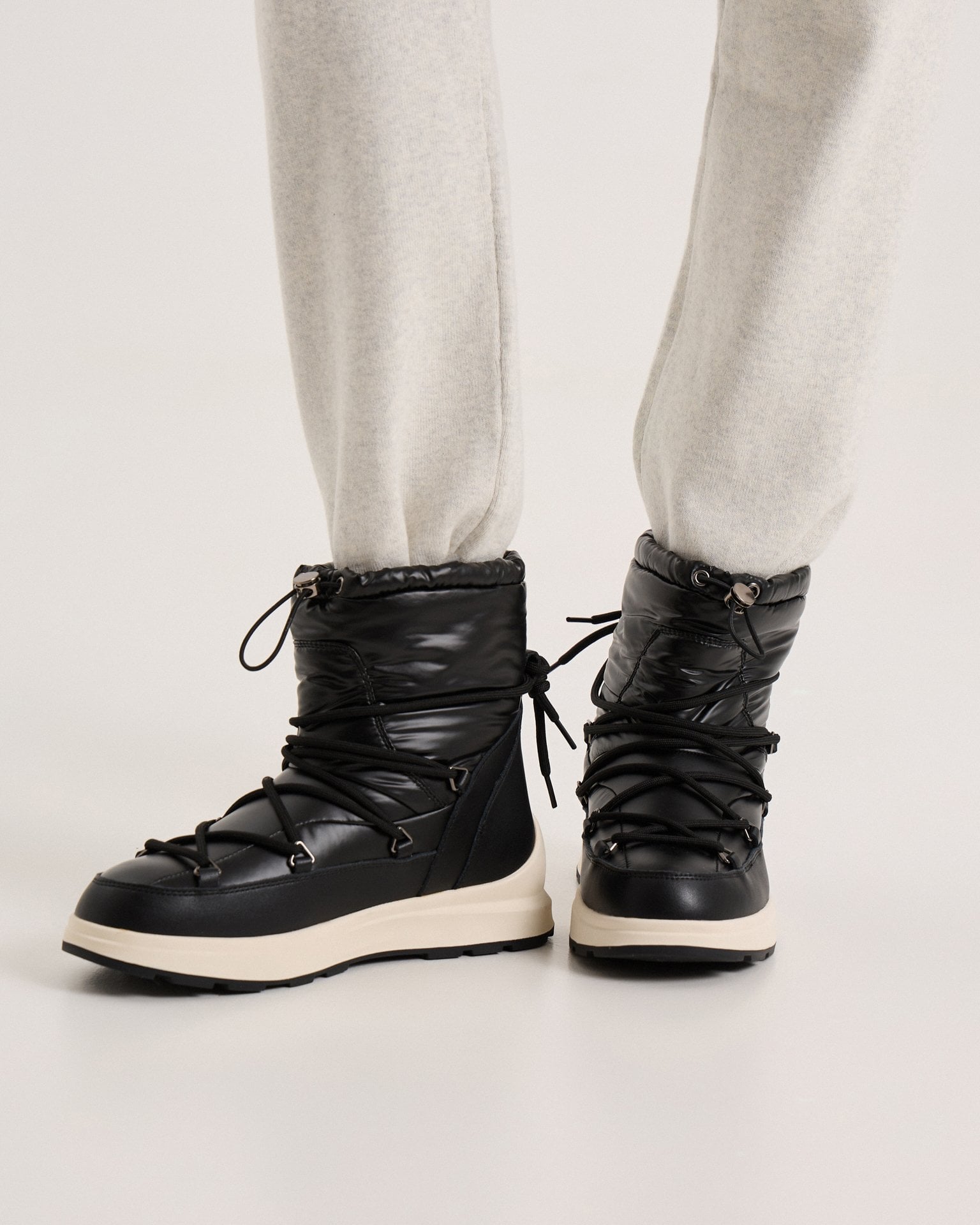 Padded puffer boots