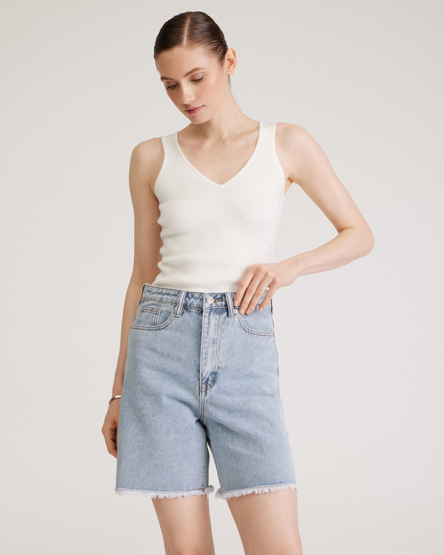 Bermuda shorts with raw hem, Azure — photo 5