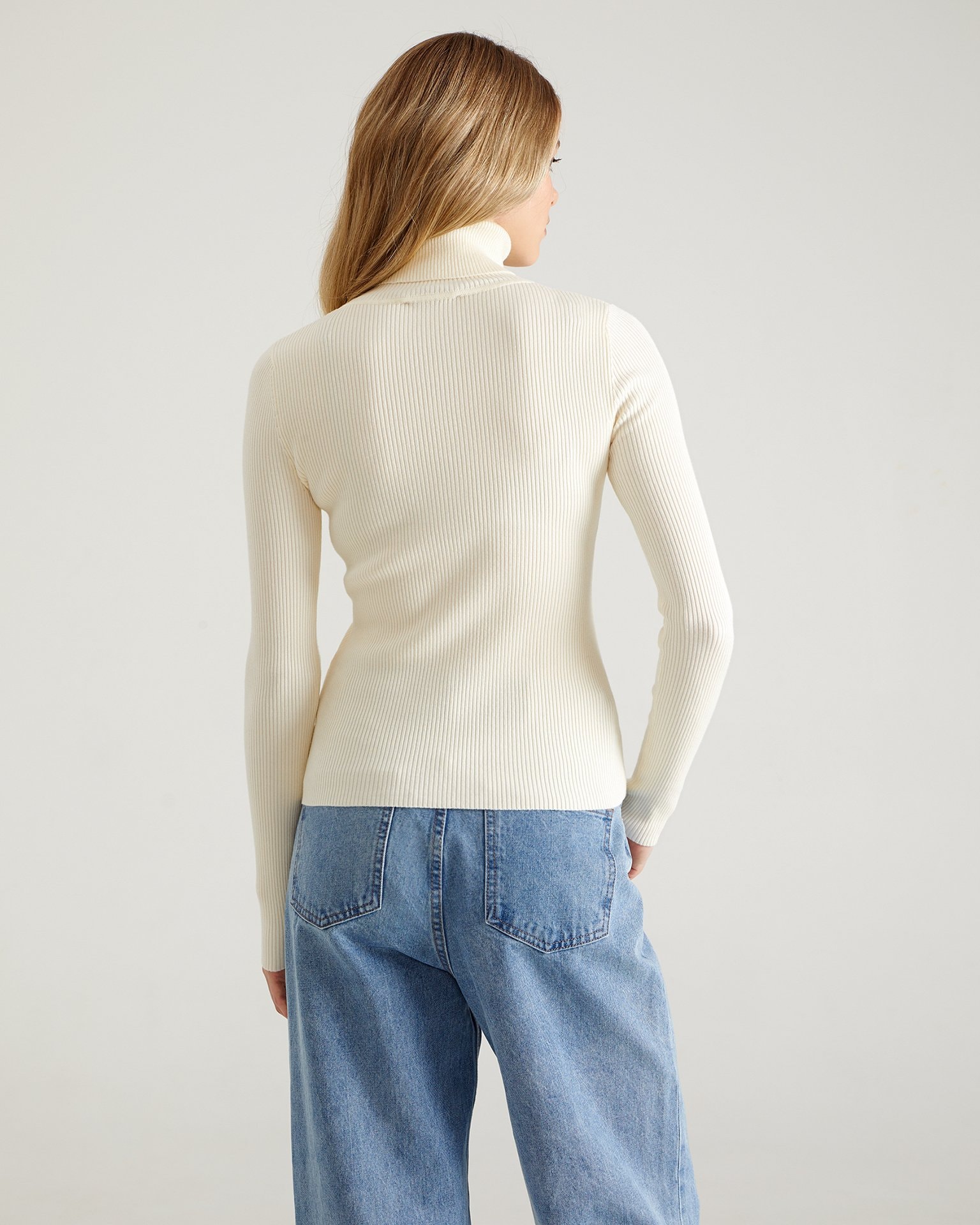 A viscose turtleneck, Milk — photo 3