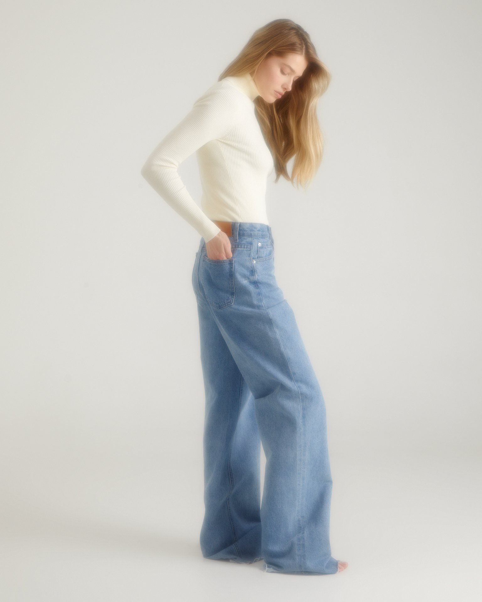 A viscose turtleneck, Milk — photo 2