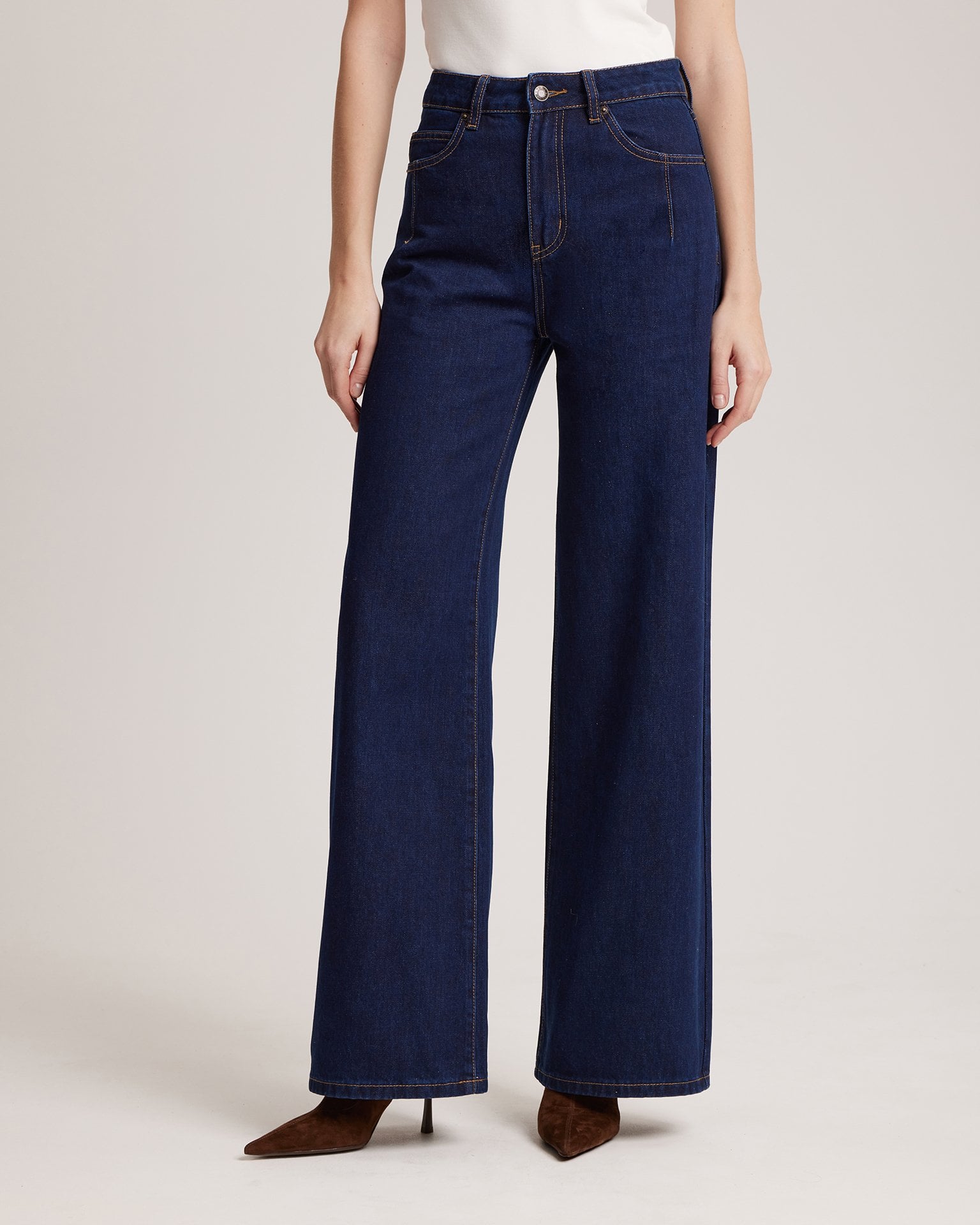Wide-leg jeans