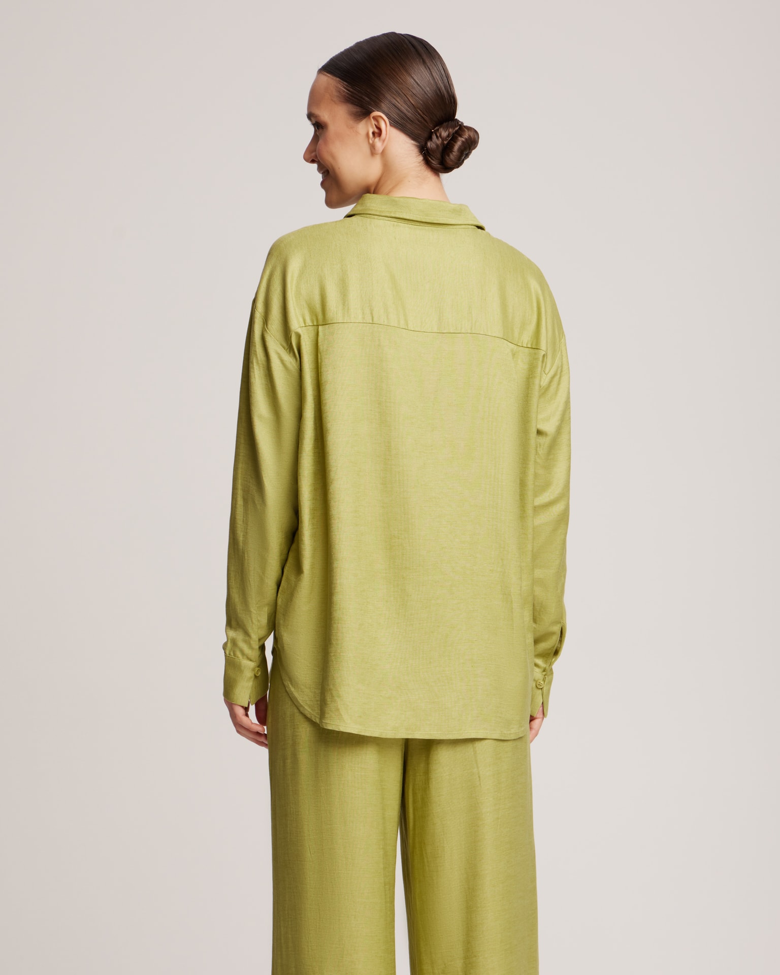 Linen suit with trousers, green — photo 5