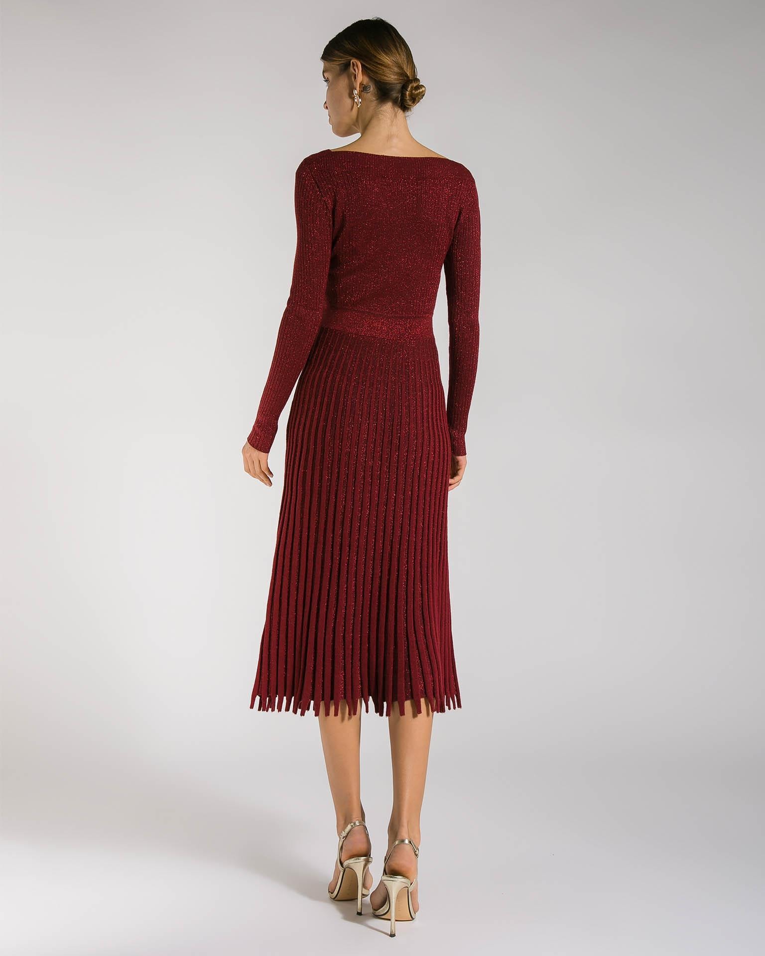 Dress in a Bordeaux shade with a pleated skirt, Burgundy — photo 5