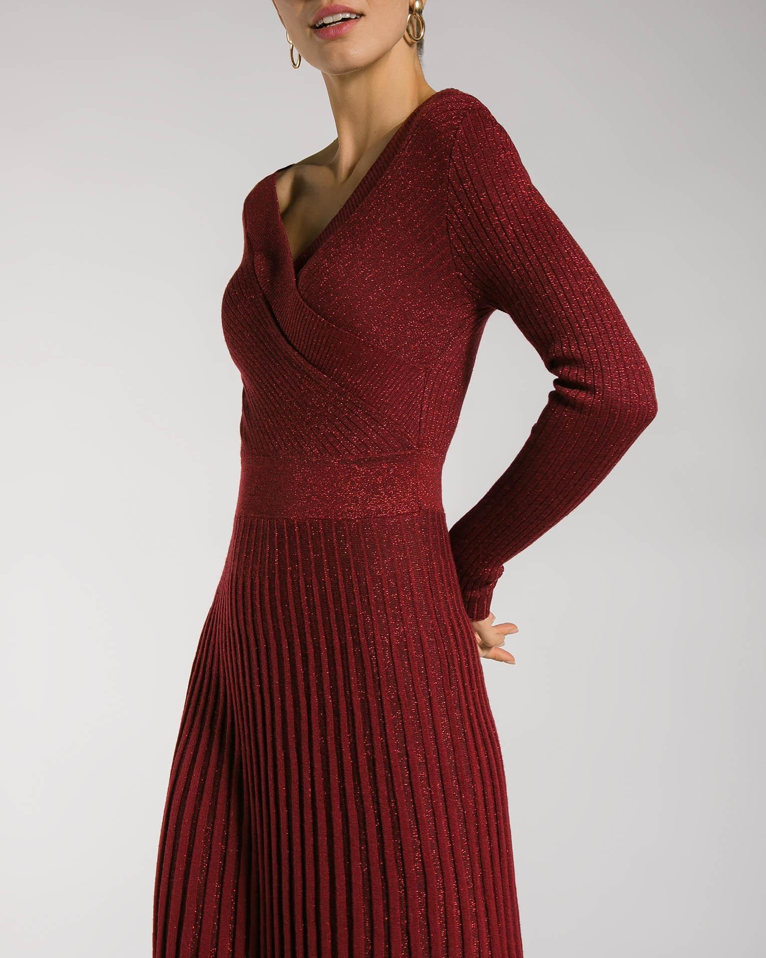 Dress in a Bordeaux shade with a pleated skirt, Burgundy — photo 3