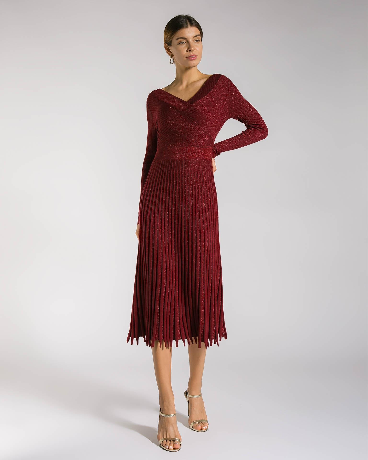 Dress in a Bordeaux shade with a pleated skirt, Burgundy — photo 2