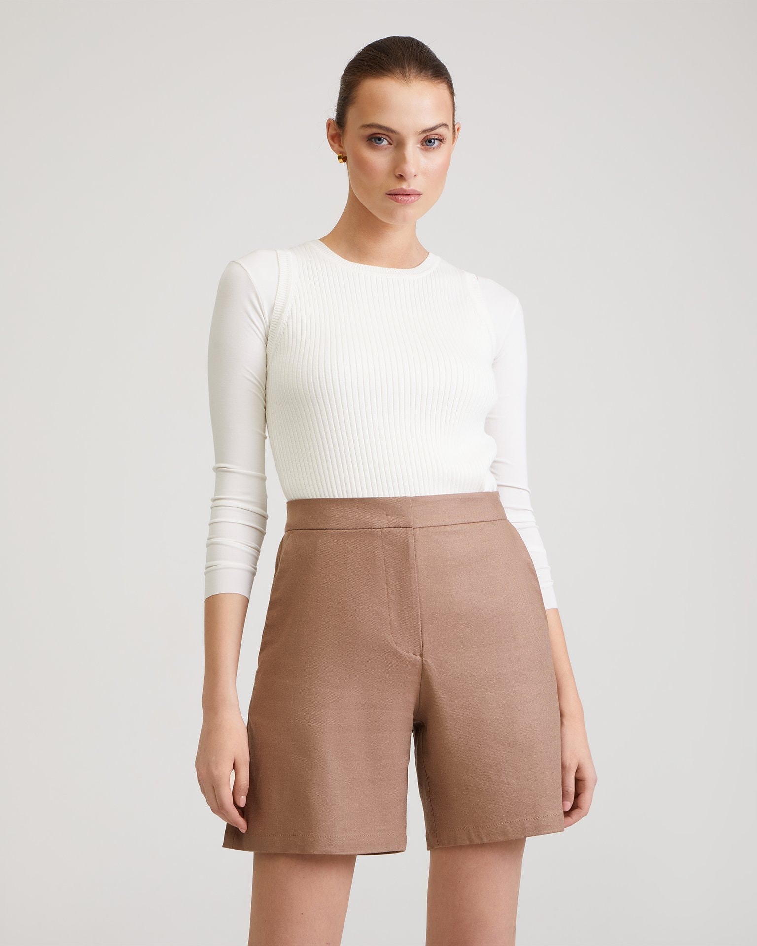 Linen shorts, Brown