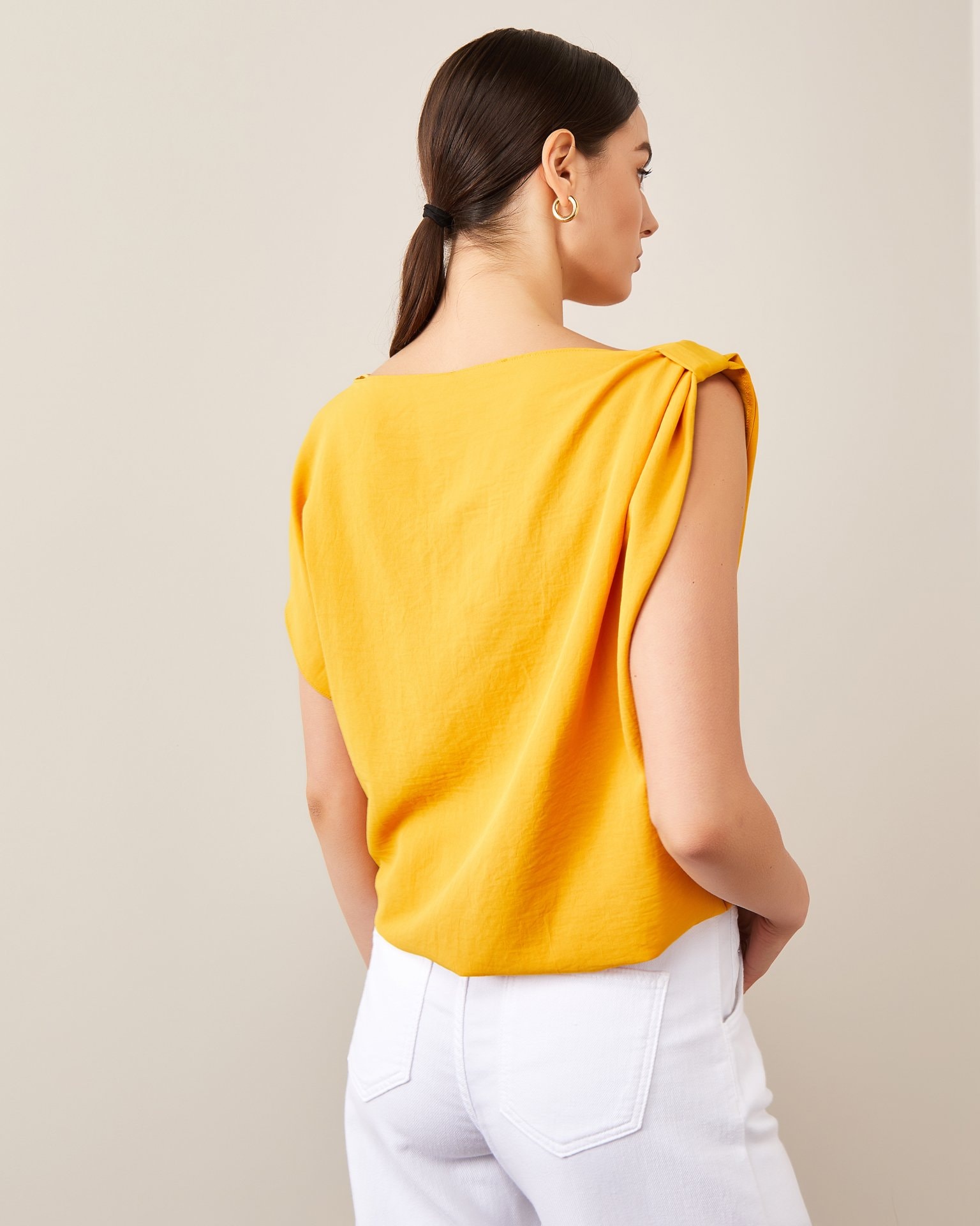 Straight-cut top, yellow — photo 3
