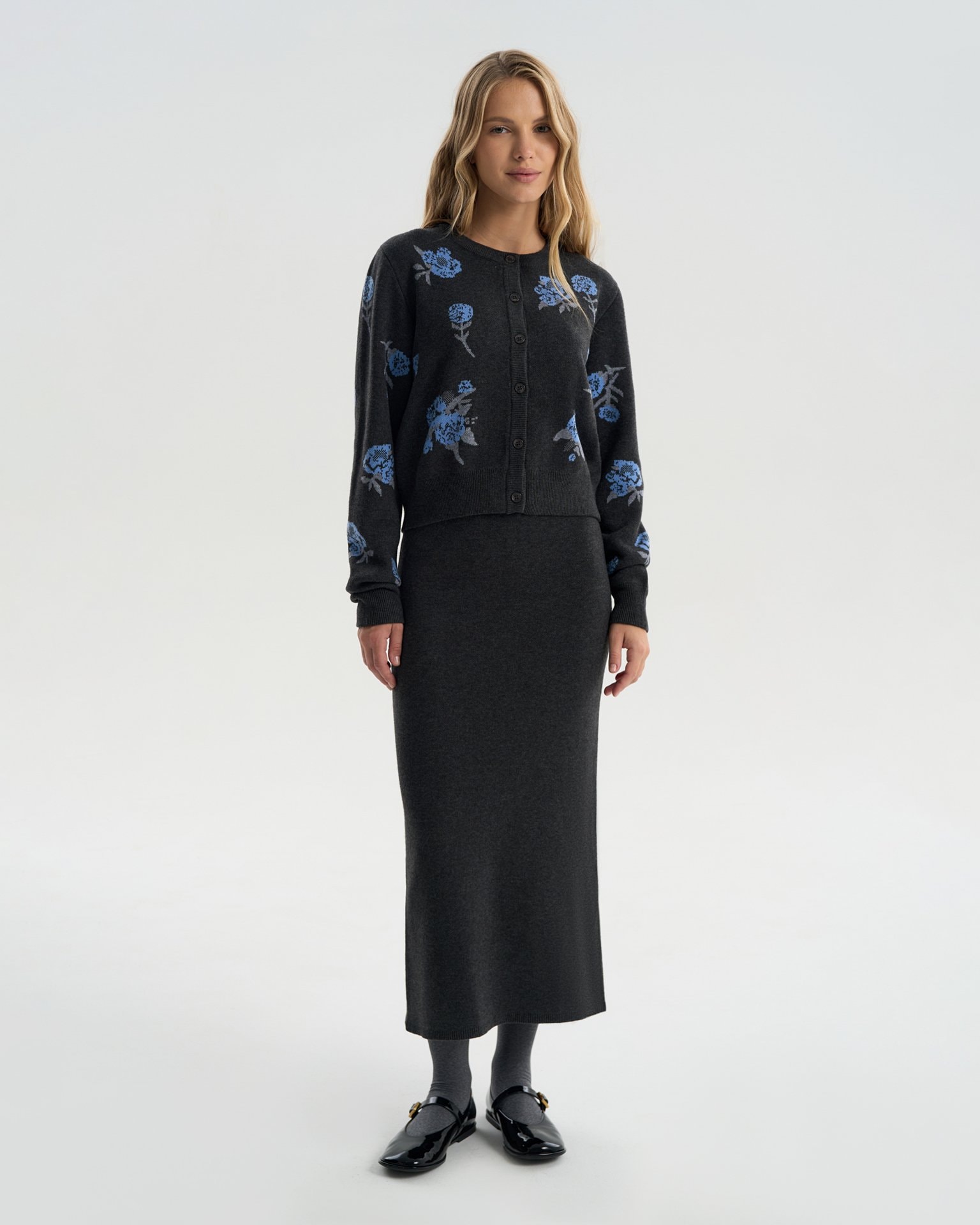 Mid-length knitted skirt, Grey — photo 3