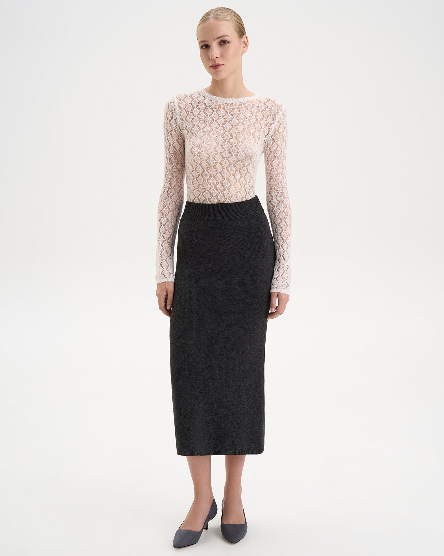 Mid-length knitted skirt, Grey