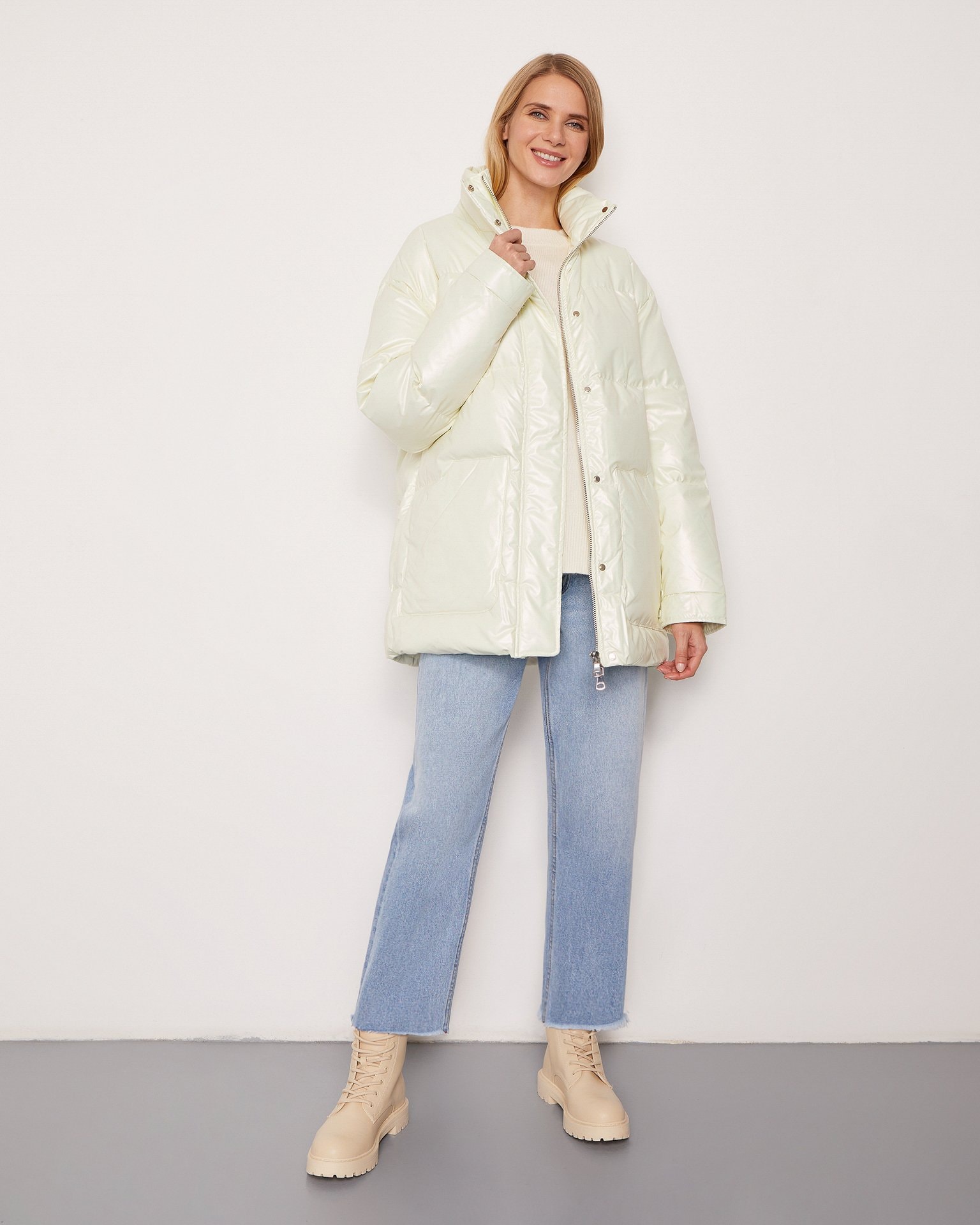 Quilted down jacket, White