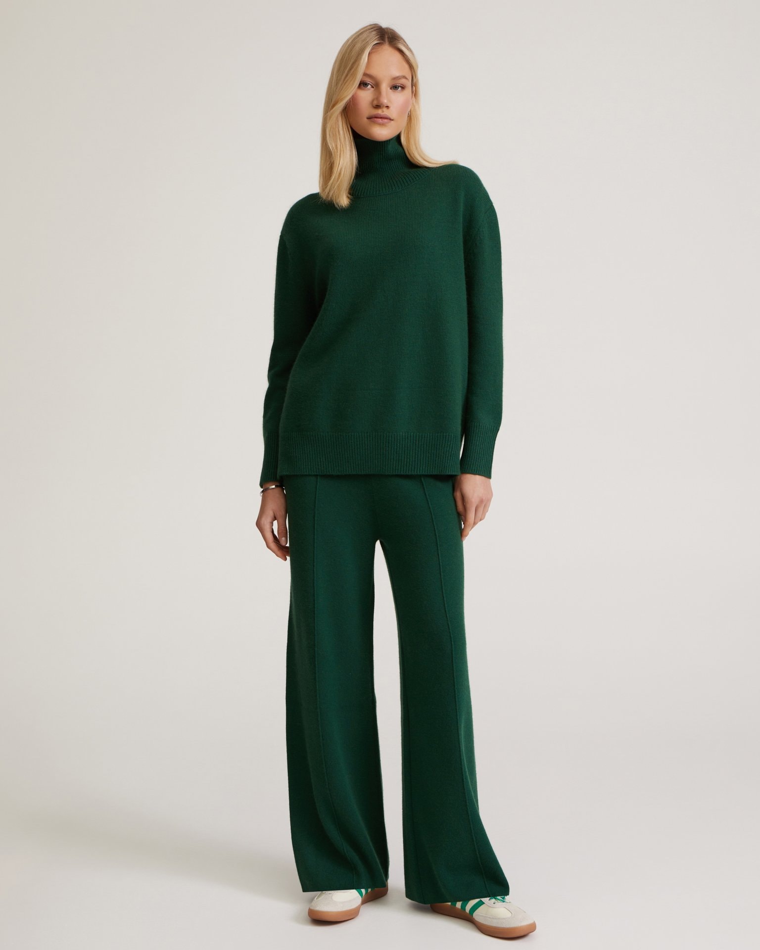 Knitted suit in emerald green, Green — photo 3