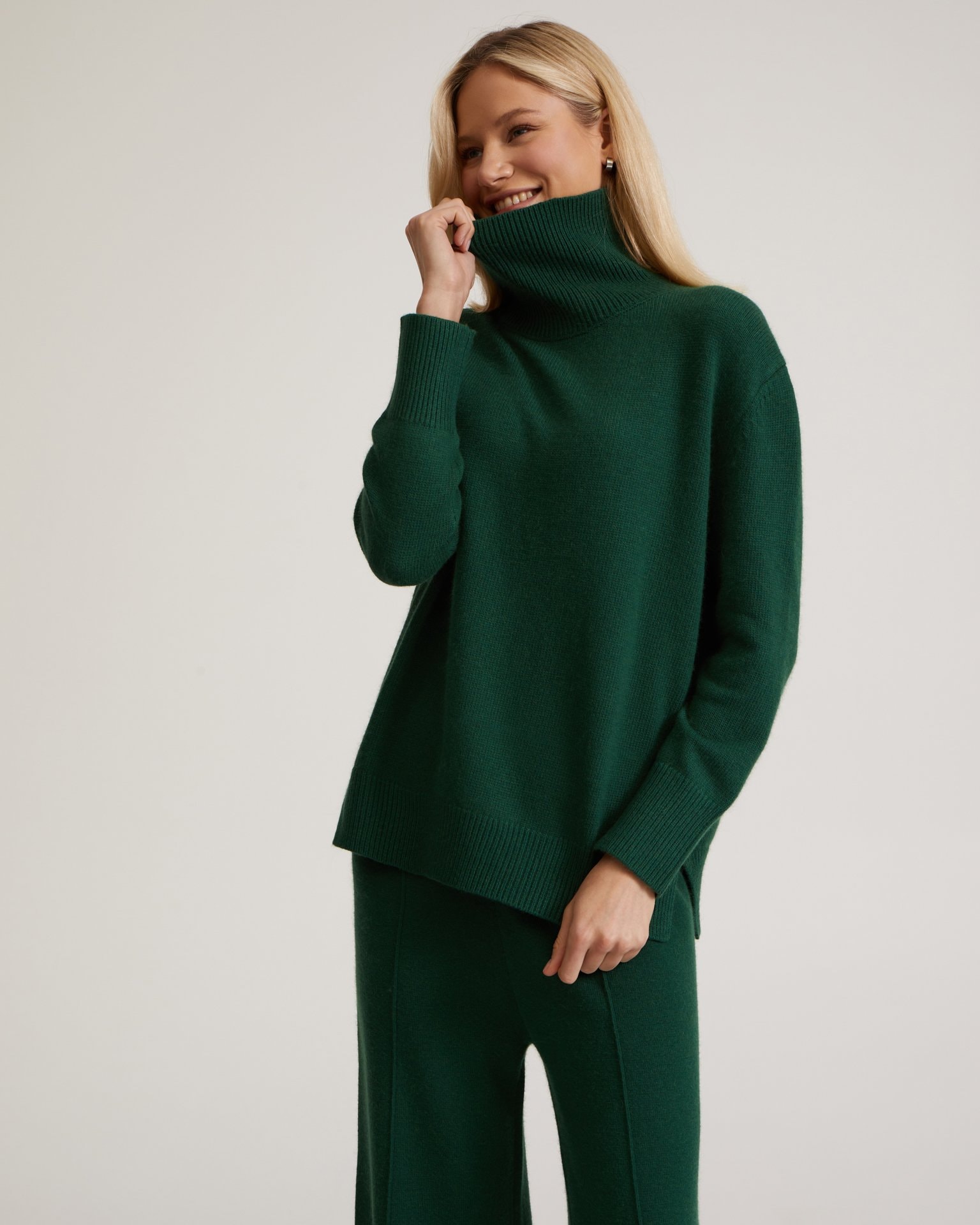 Knitted suit in emerald green, Green — photo 2