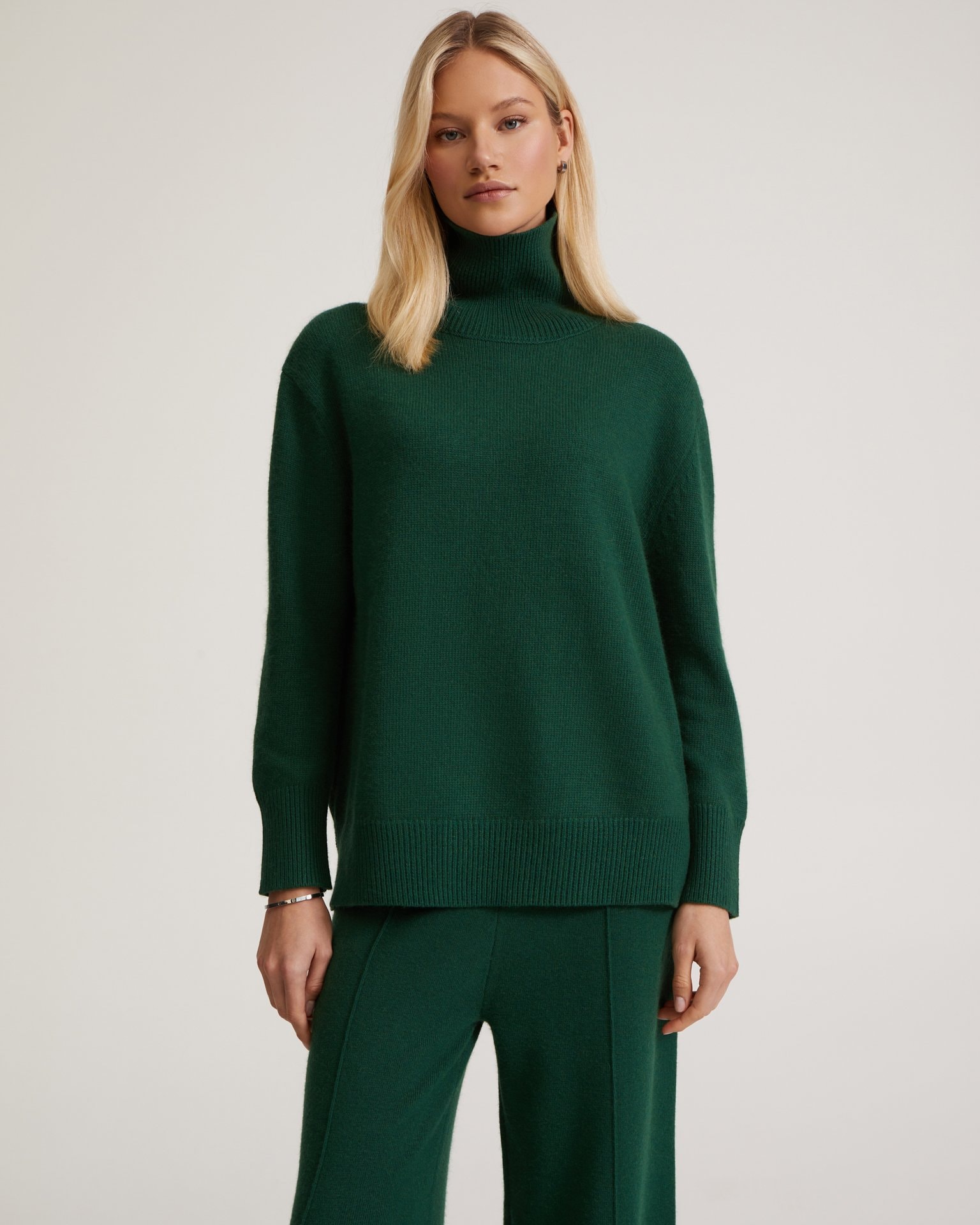 Knitted suit in emerald green, Green — photo 8