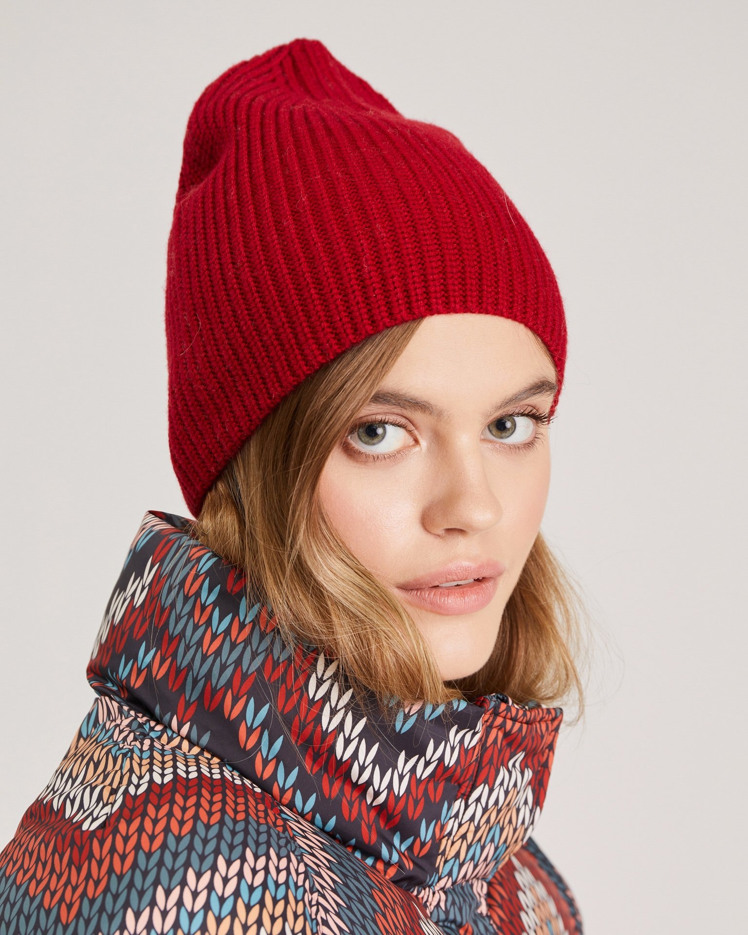 Red beanie, Red — photo 3