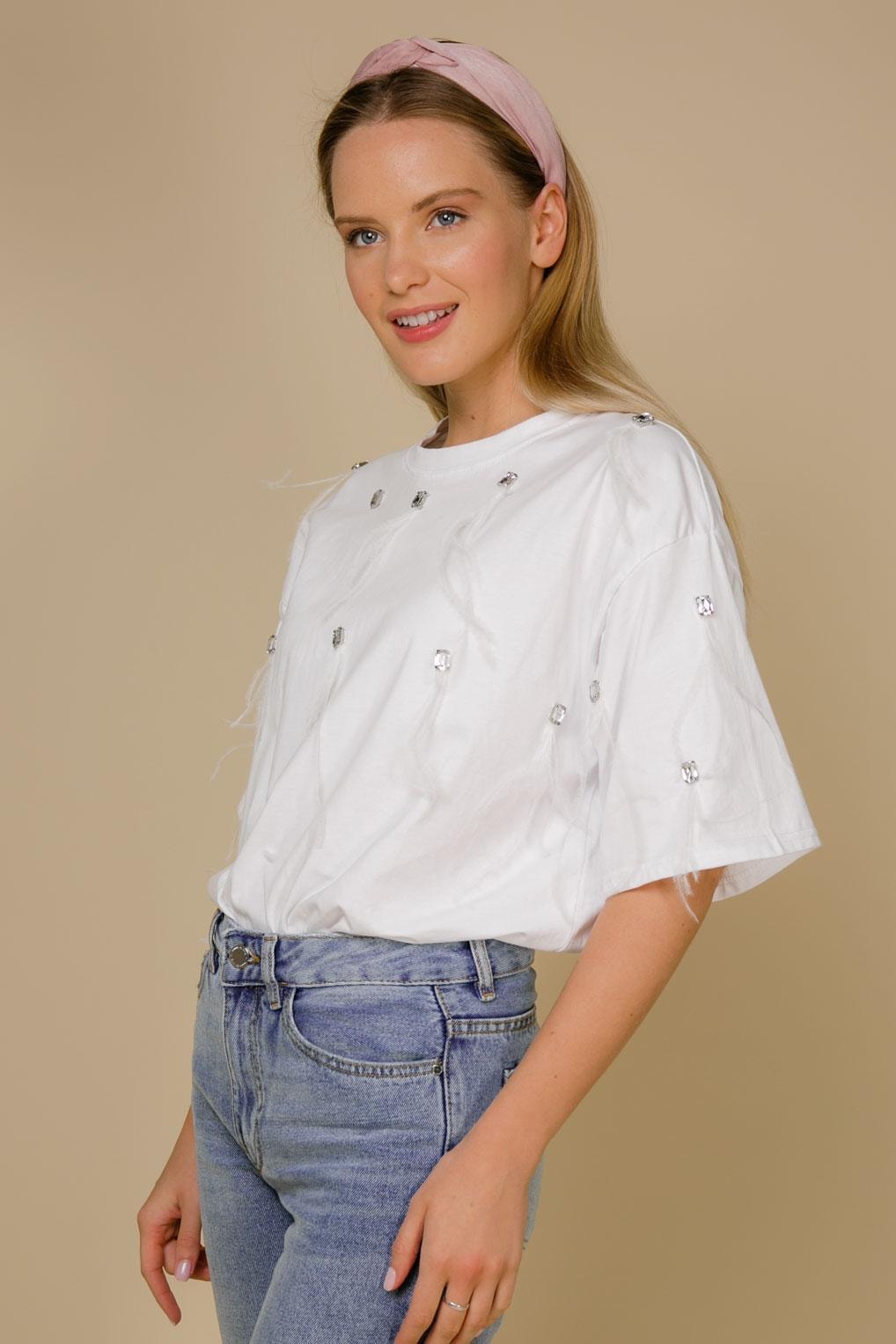 Snow-white t-shirt with feather and stone detail, White