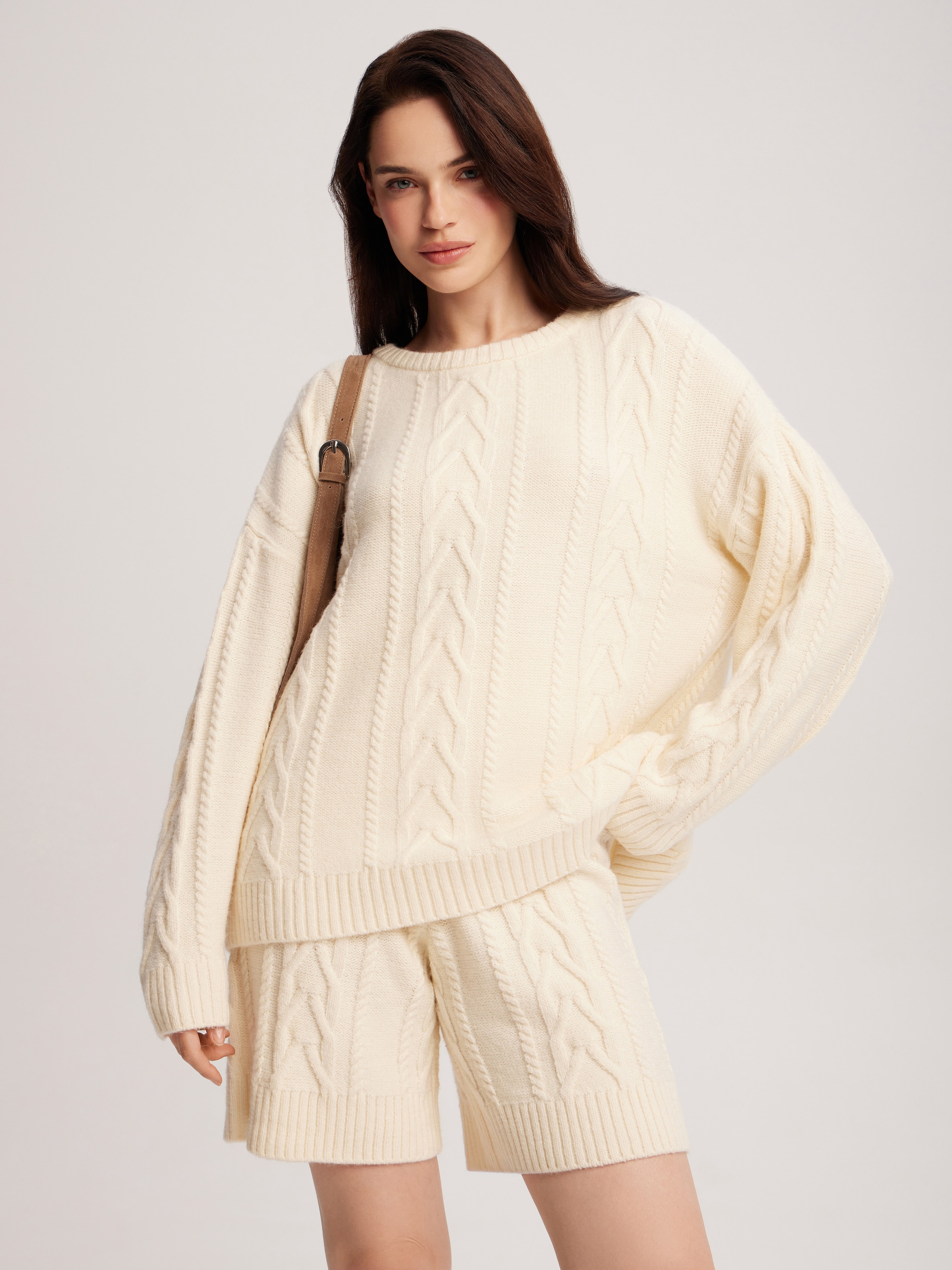 Knitted suit with shorts, Milk