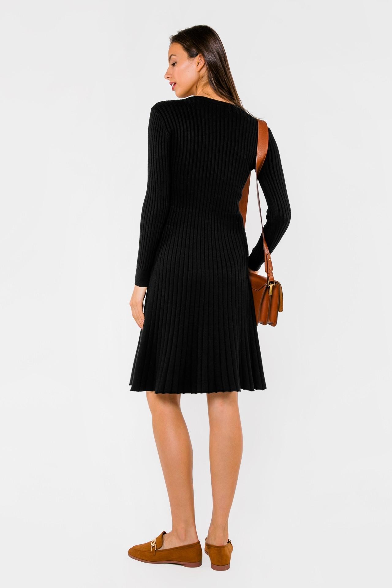 Spaghetti strap dress in a minimalist style, Black — photo 5