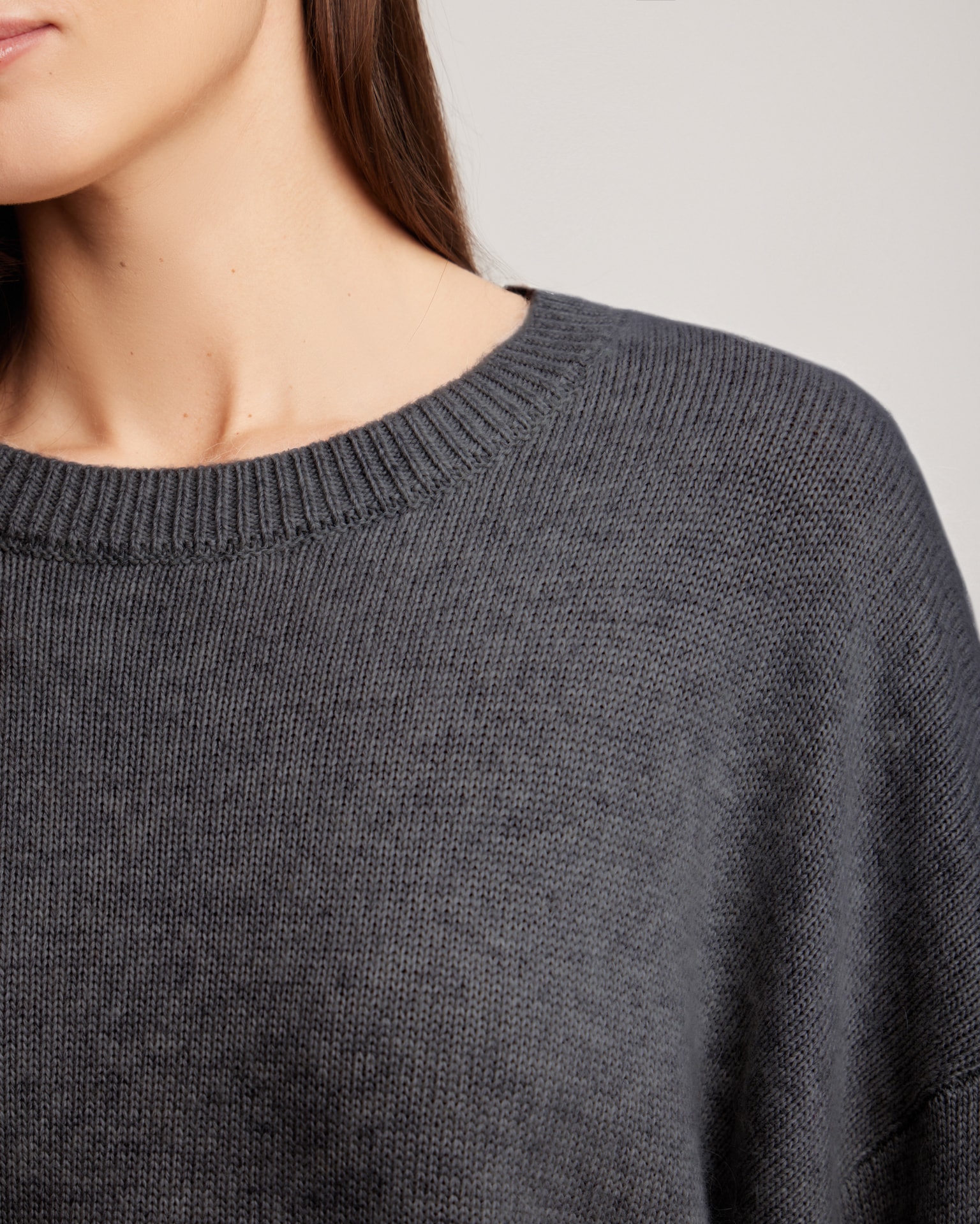 Cropped jumper in graphite colour, Dark grey — photo 6