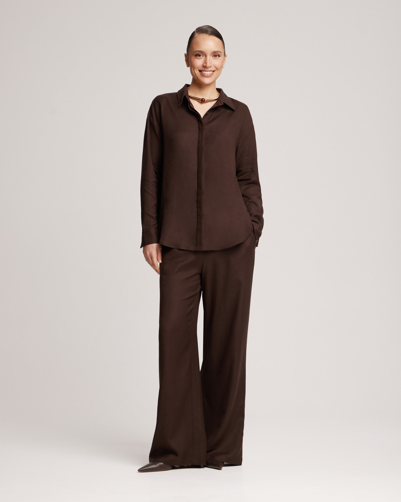 Linen suit with trousers, brown — photo 2