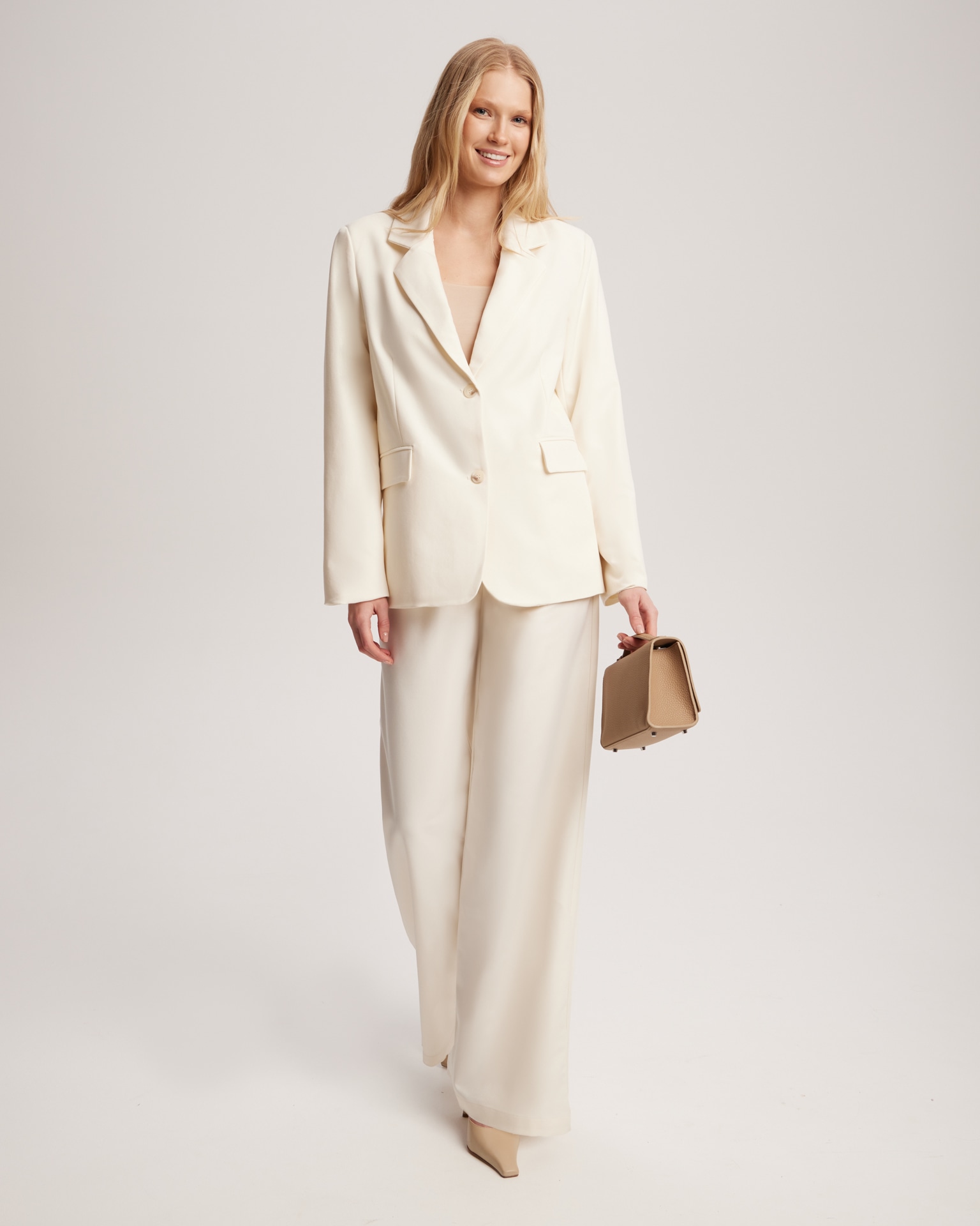 Straight-cut jacket in milky color