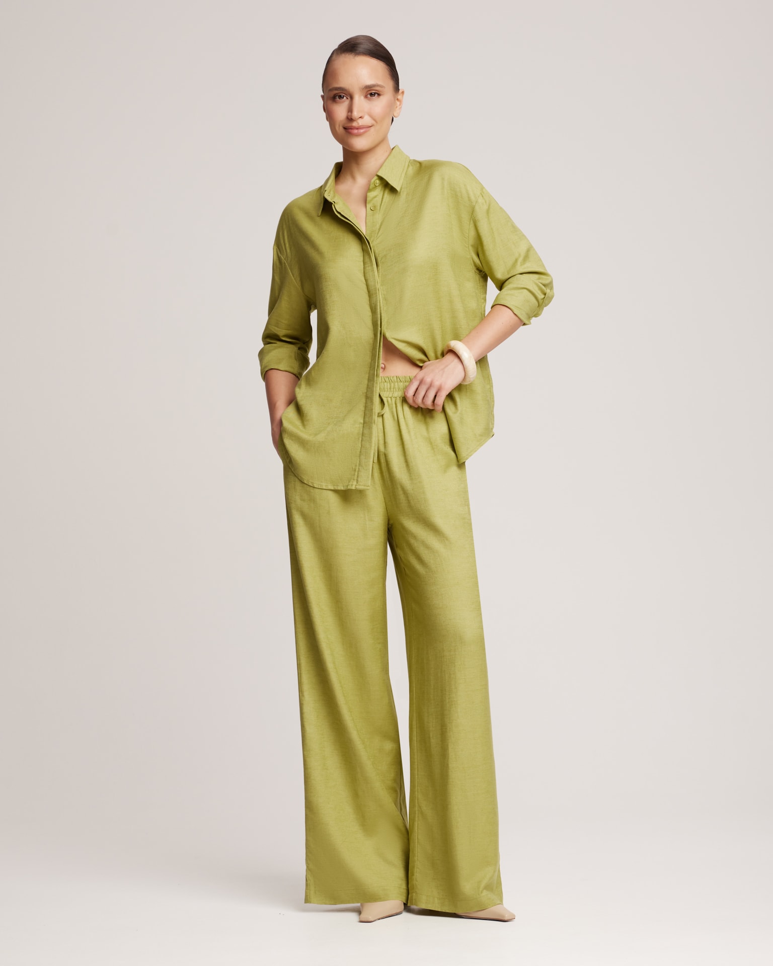 Linen suit with trousers, green